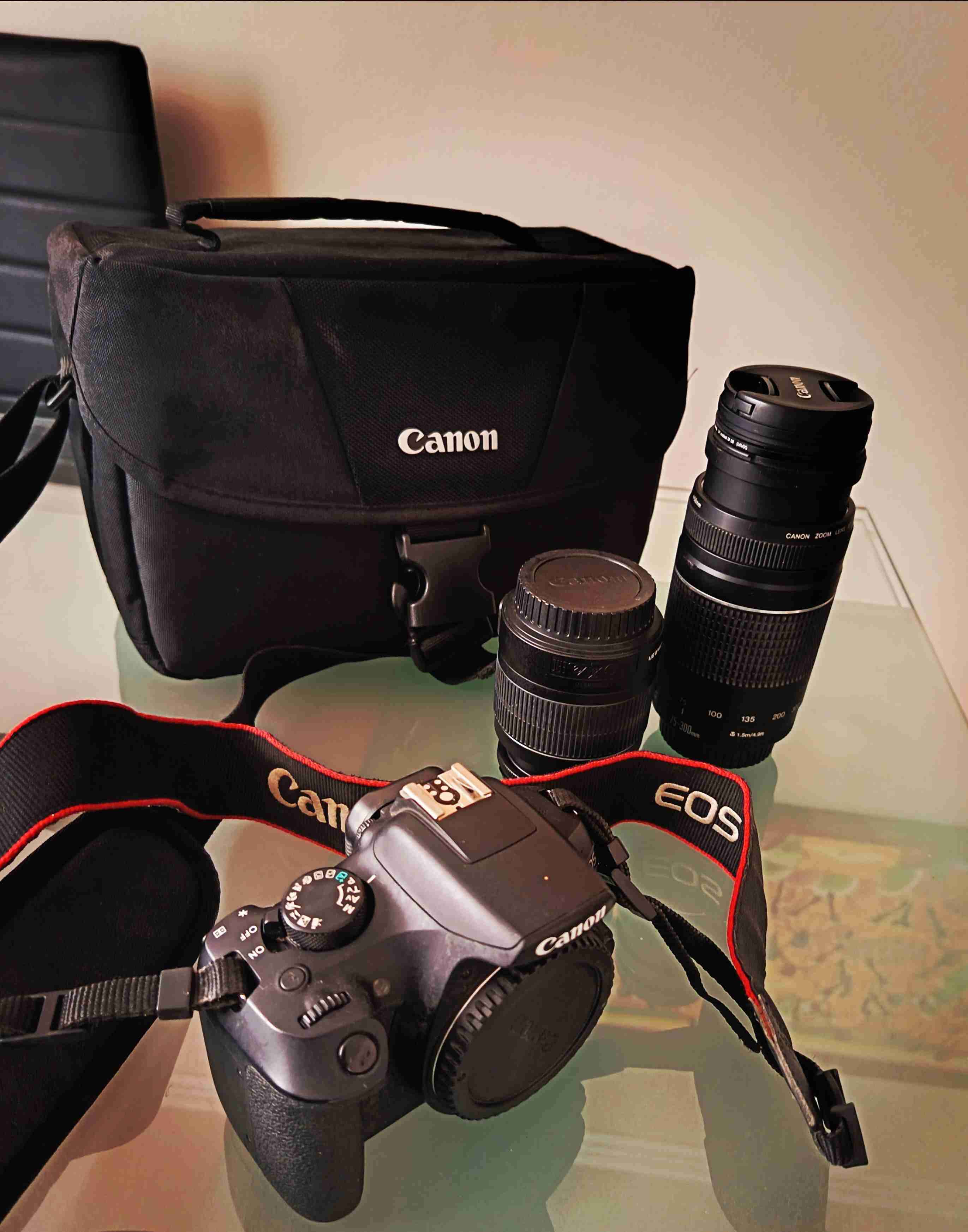 Cámara Canon EOS 1300D con accesorios - miniatura 6