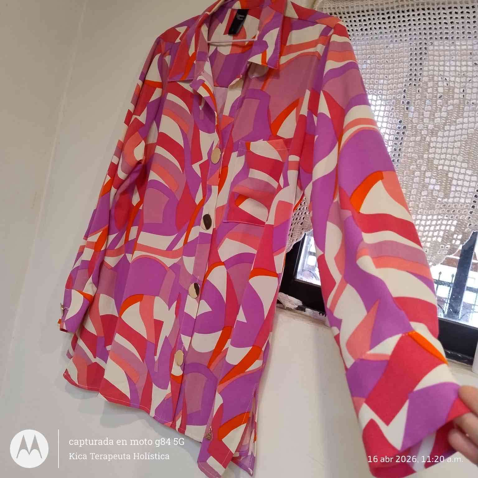 Blusa estampada multicolor - 4