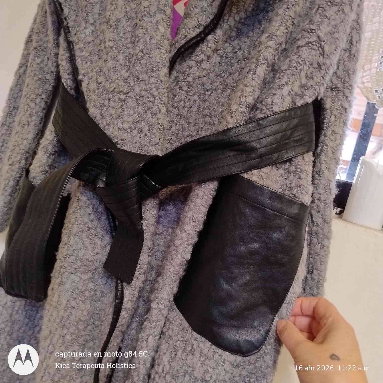 Abrigo gris con cinturón - 2