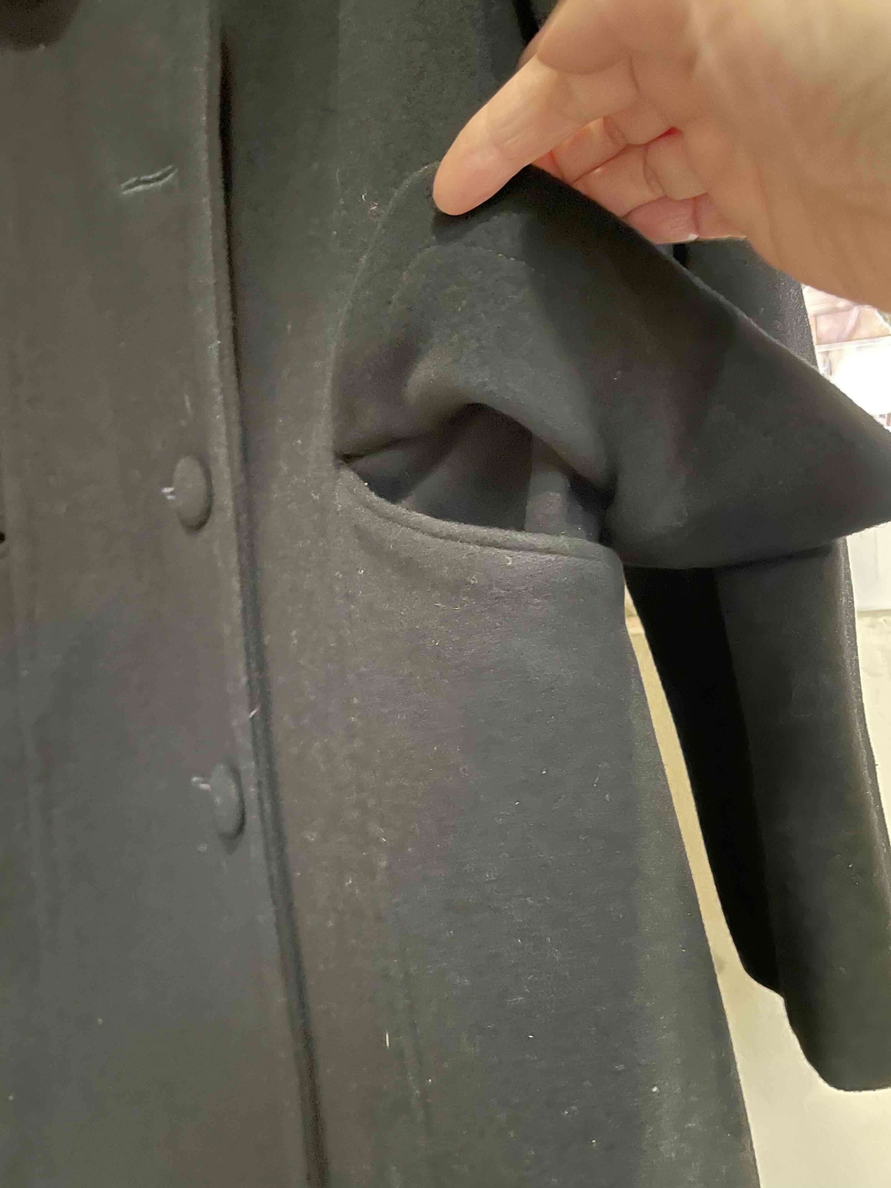 Abrigo negro elegante - miniatura 4