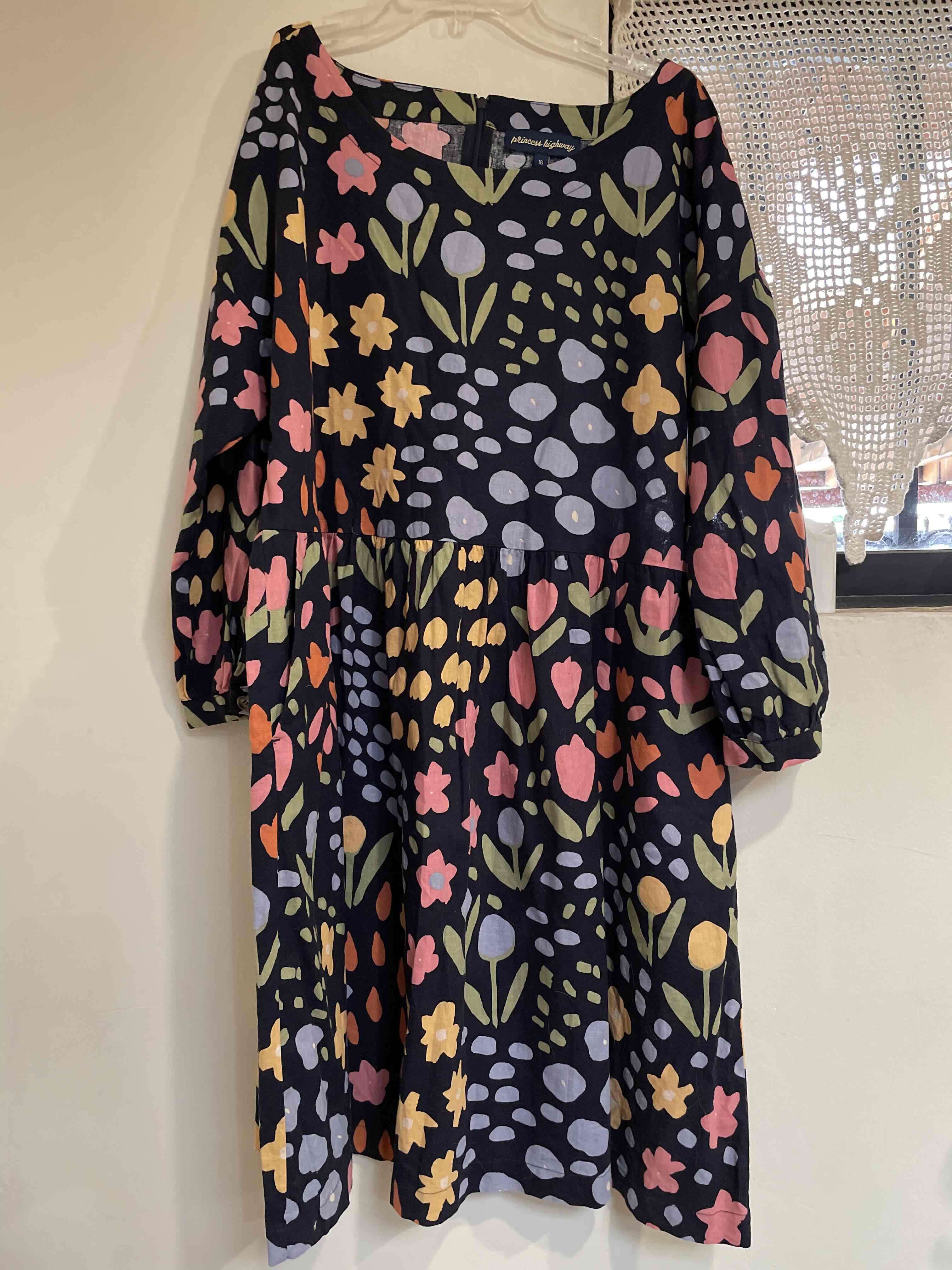 Vestido floreado colorido - 1