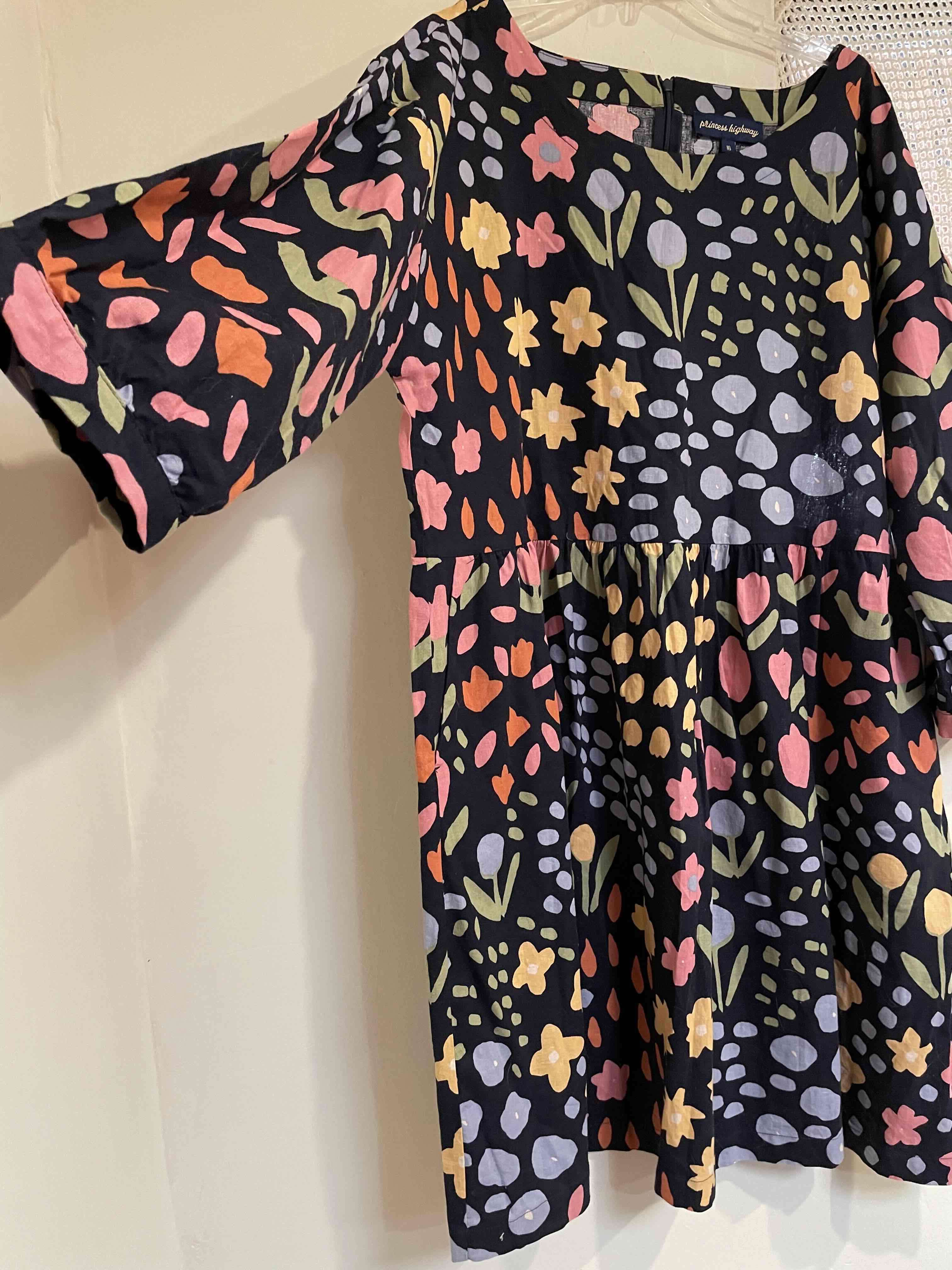 Vestido floreado colorido - 3