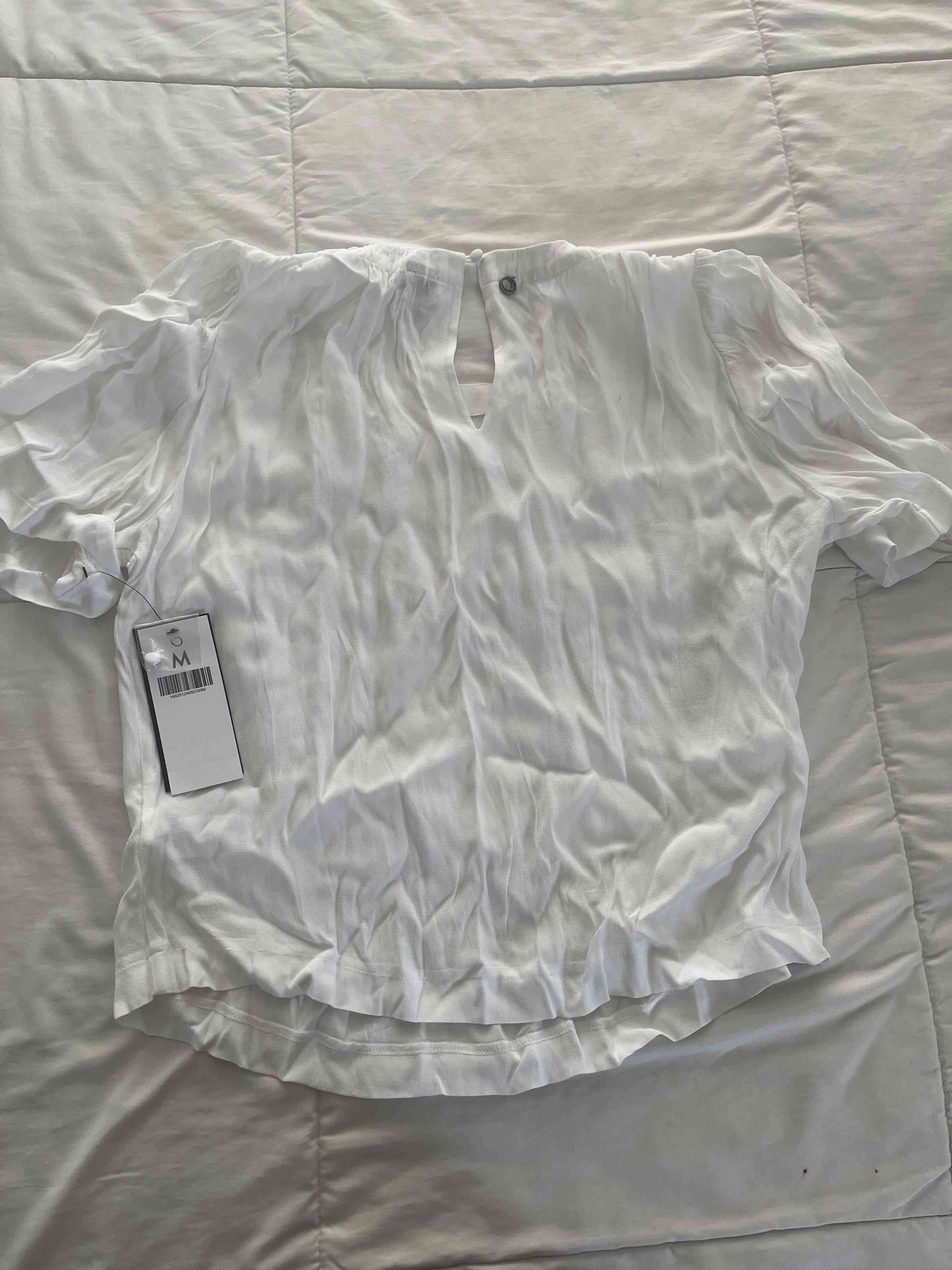 Blusa blanca nueva con etiqueta - miniatura 2