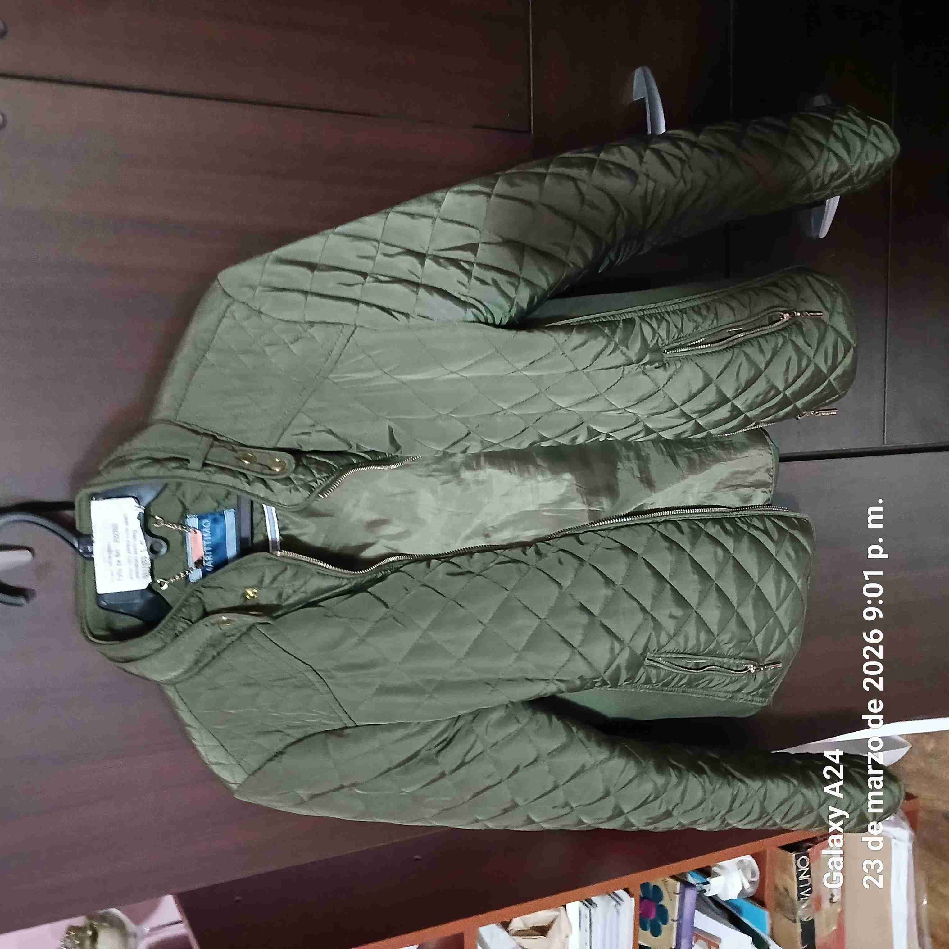 Chaqueta verde acolchada - miniatura 3