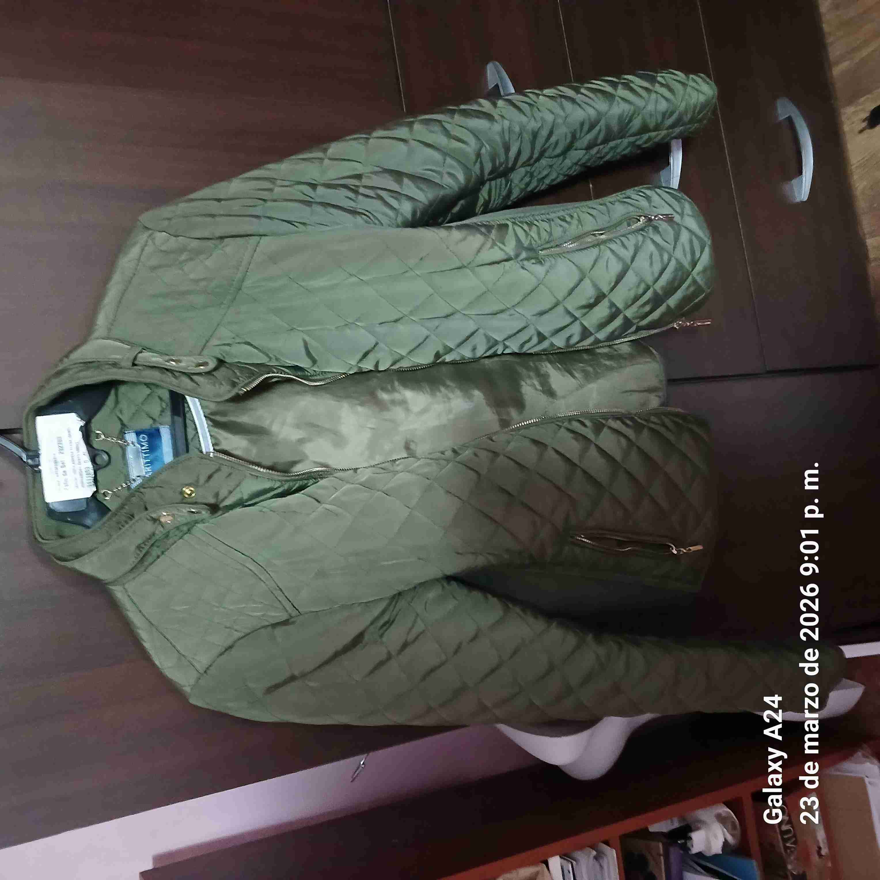 Chaqueta verde acolchada - miniatura 5