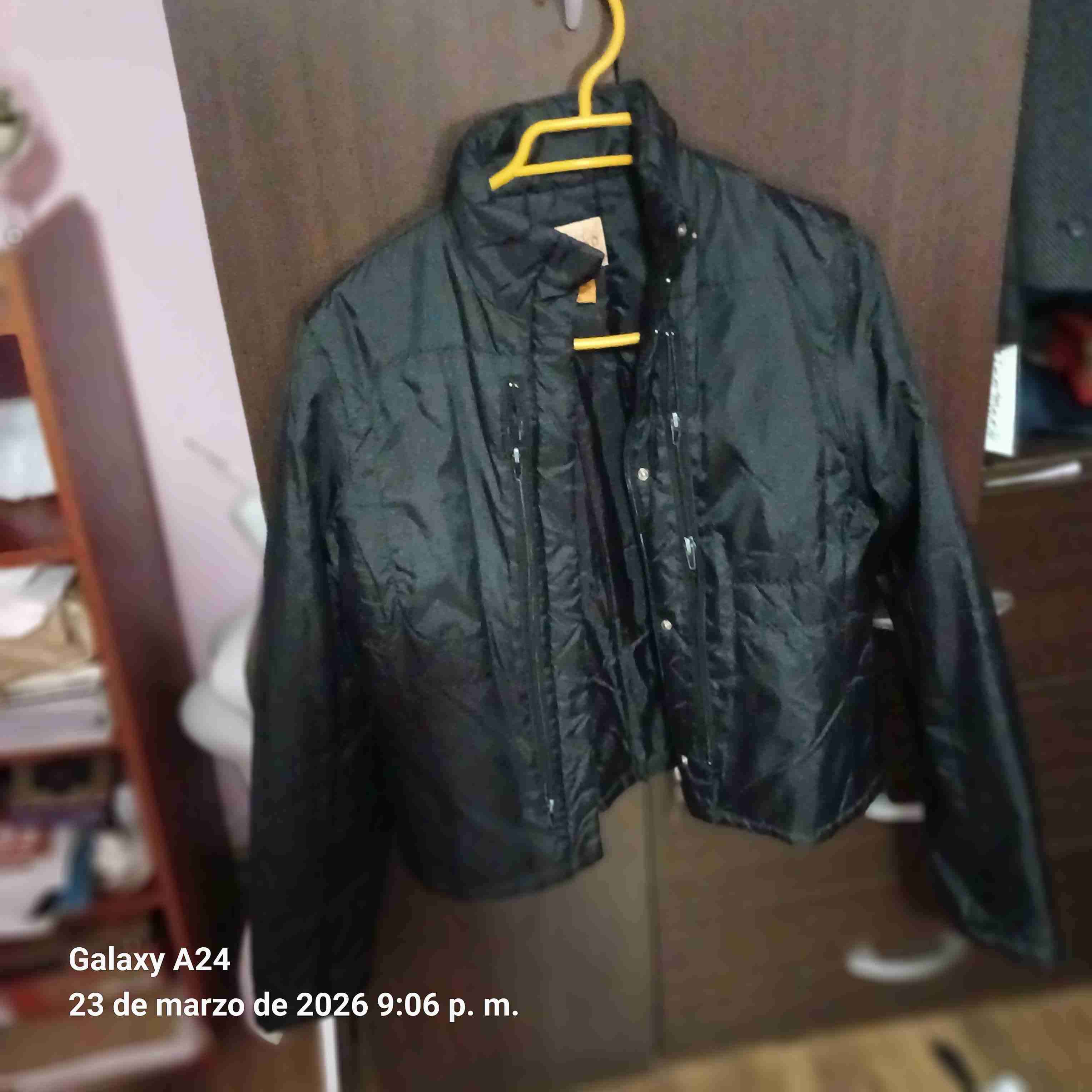 Chaqueta negra - miniatura 4