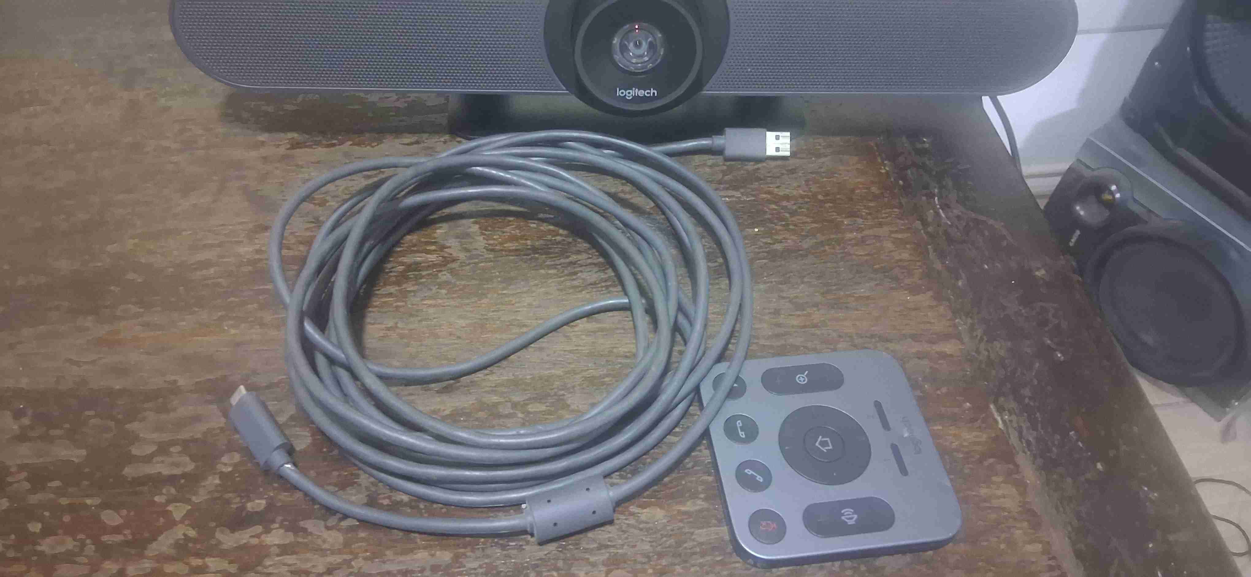 Parlante Logitech negro compacto - miniatura 6