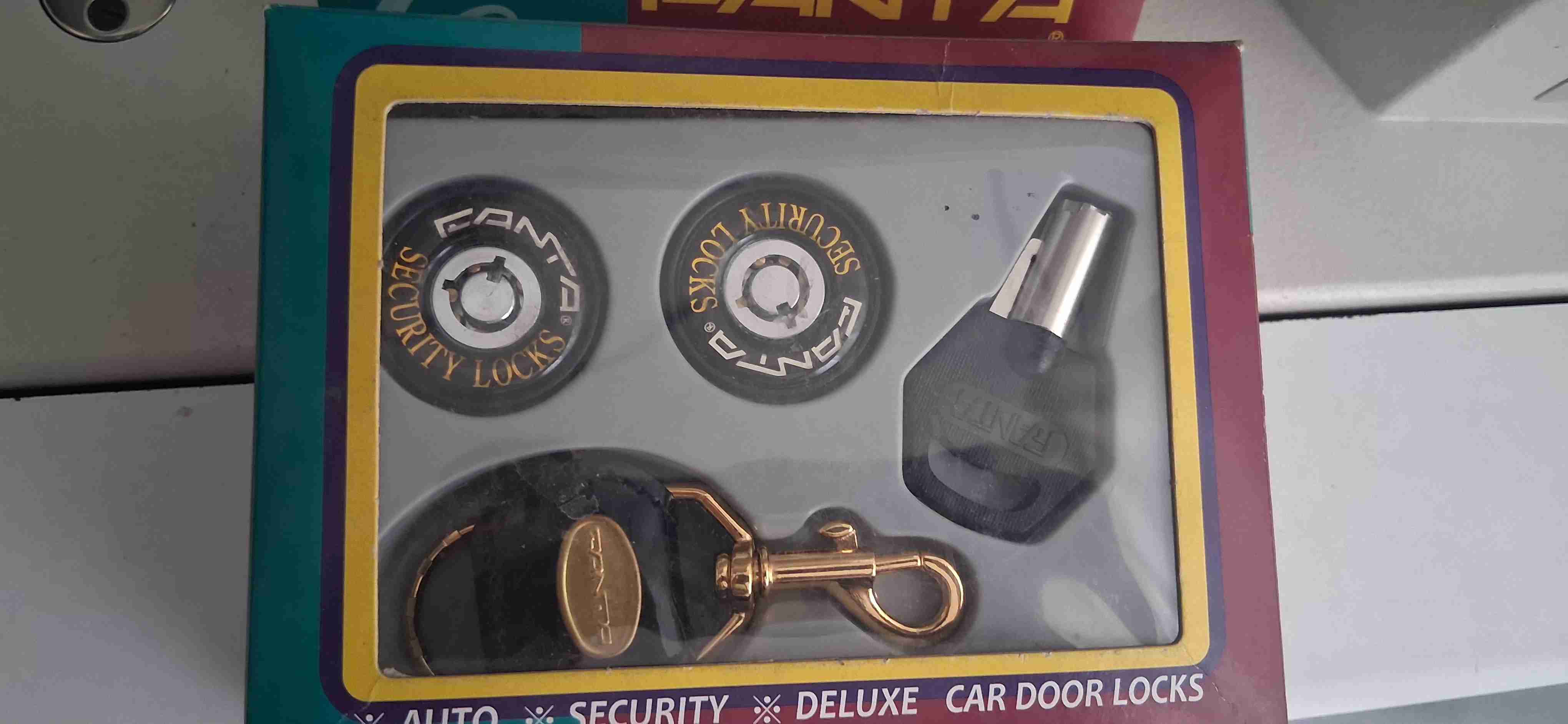 Juego de cerraduras para auto - miniatura 1