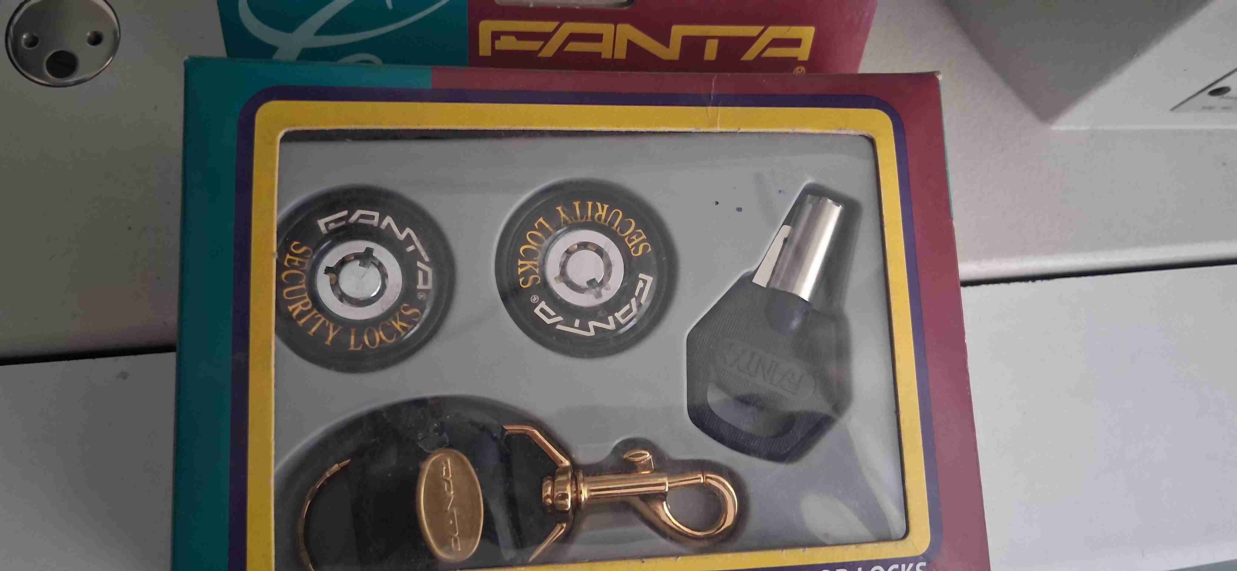 Juego de cerraduras para auto - miniatura 2