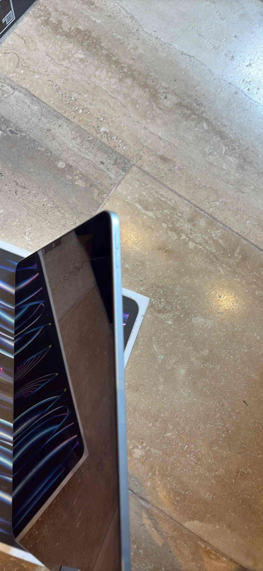 iPad Pro 11 nuevo 4ta generación M2 + Apple Pencil - miniatura 4