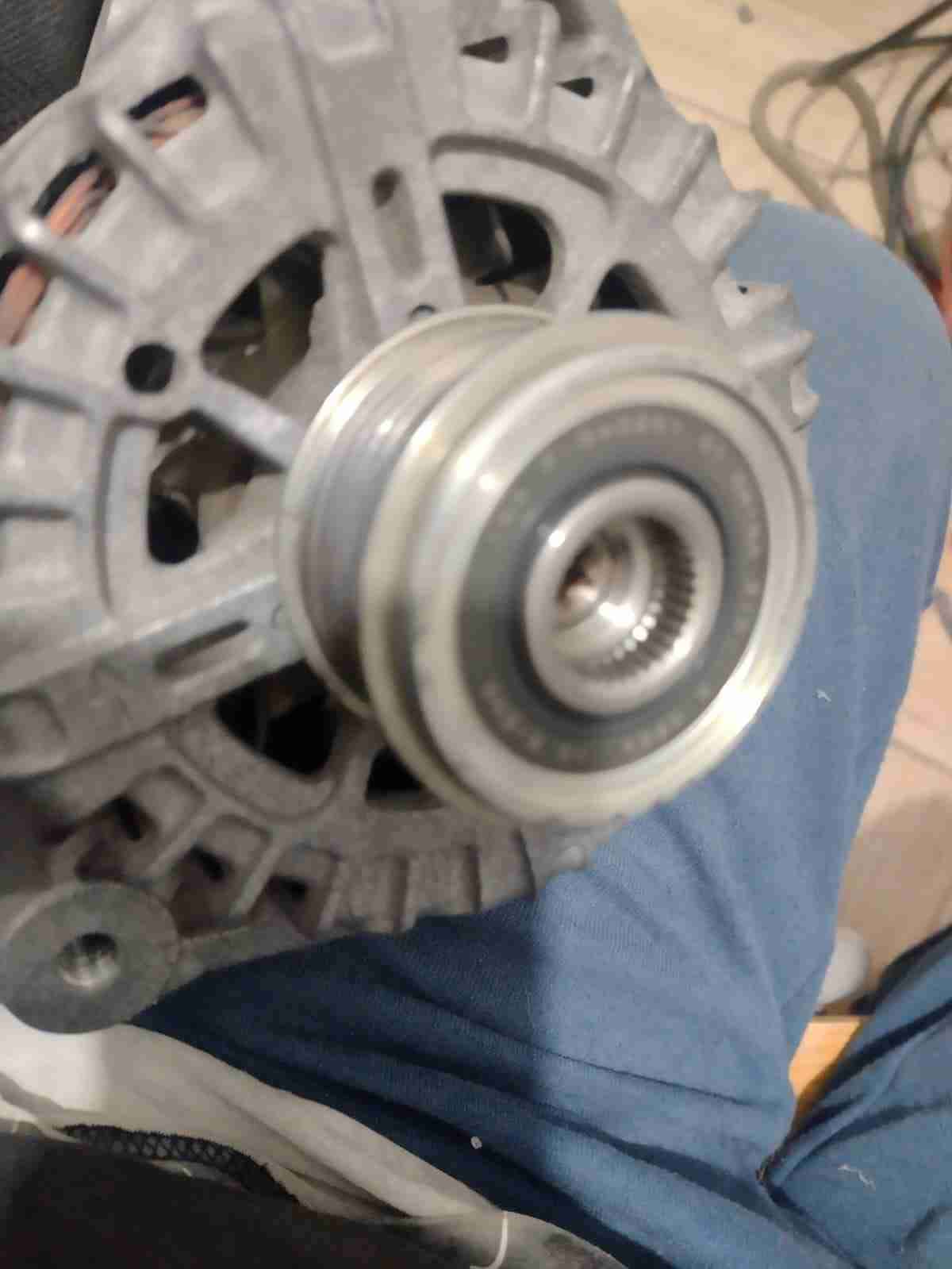 Alternador de auto usado - miniatura 3