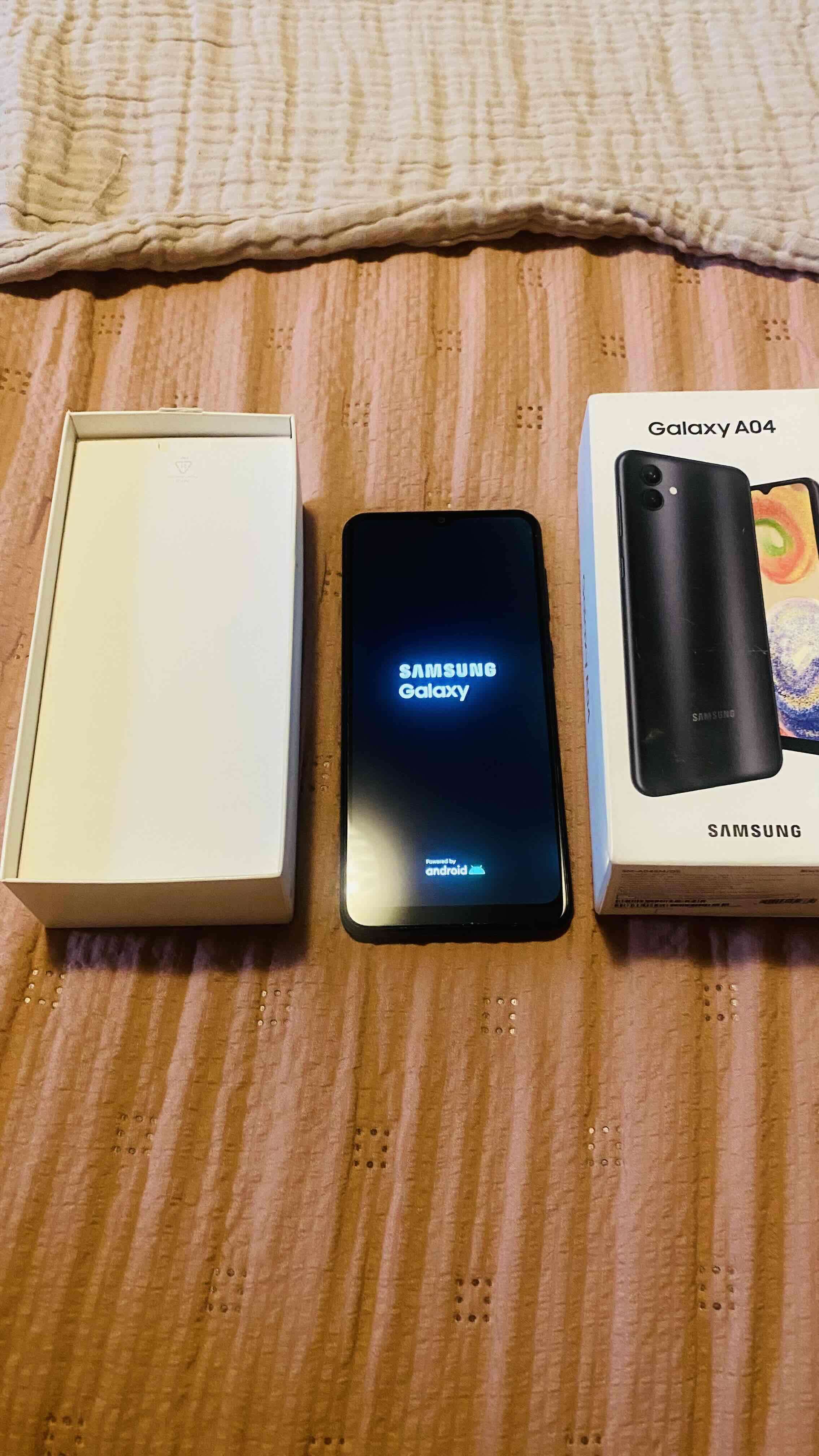 Samsung Galaxy A04 negro usado - miniatura 3