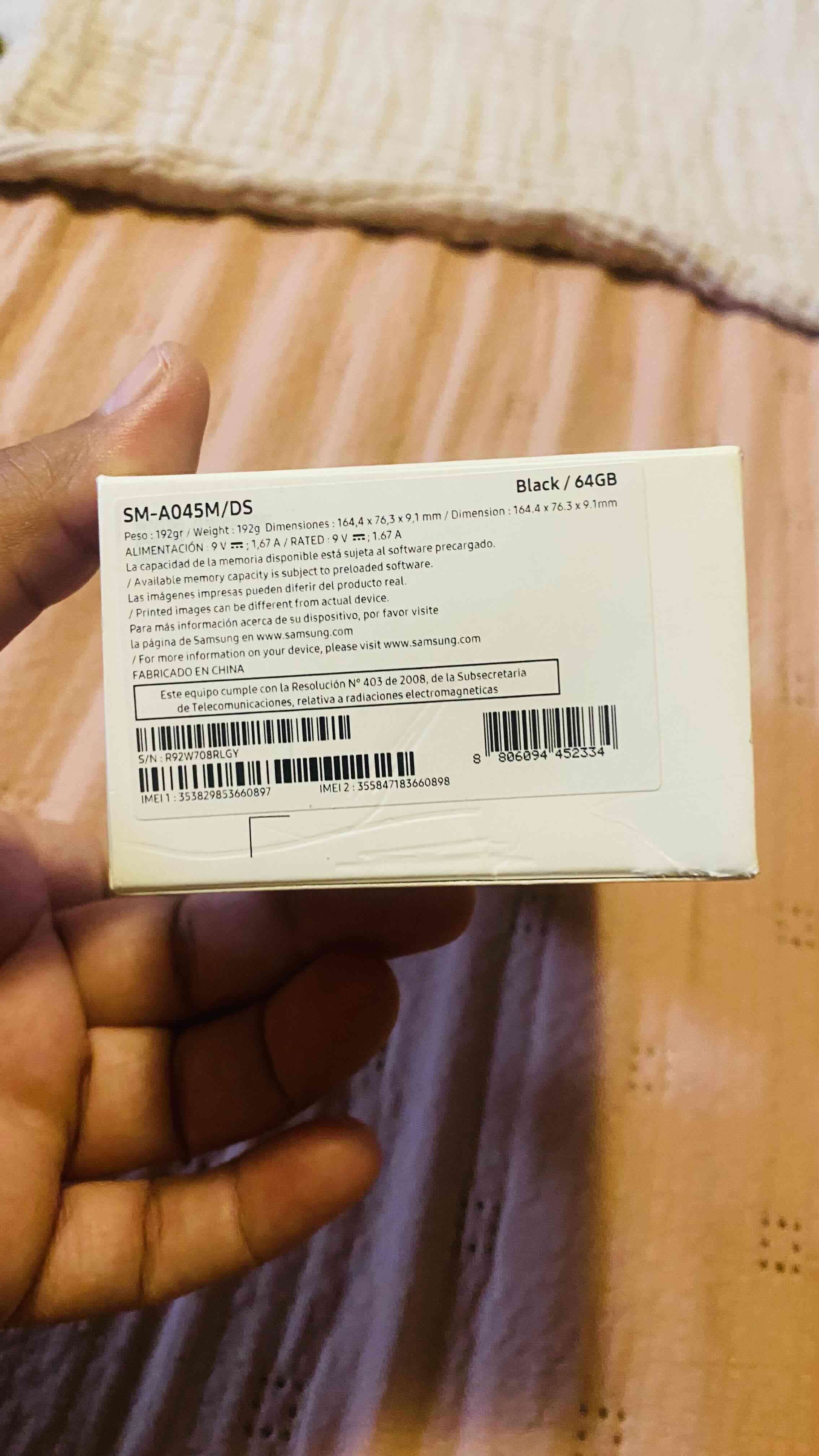 Samsung Galaxy A04 negro usado - miniatura 5