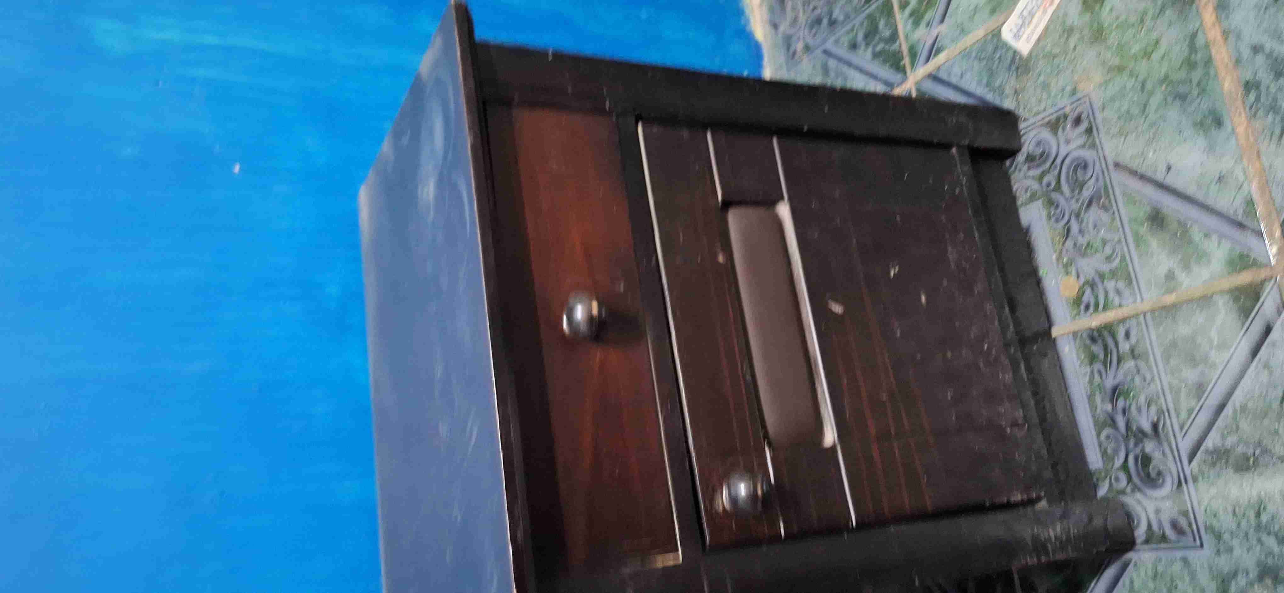 Velador de madera oscuro - miniatura 3