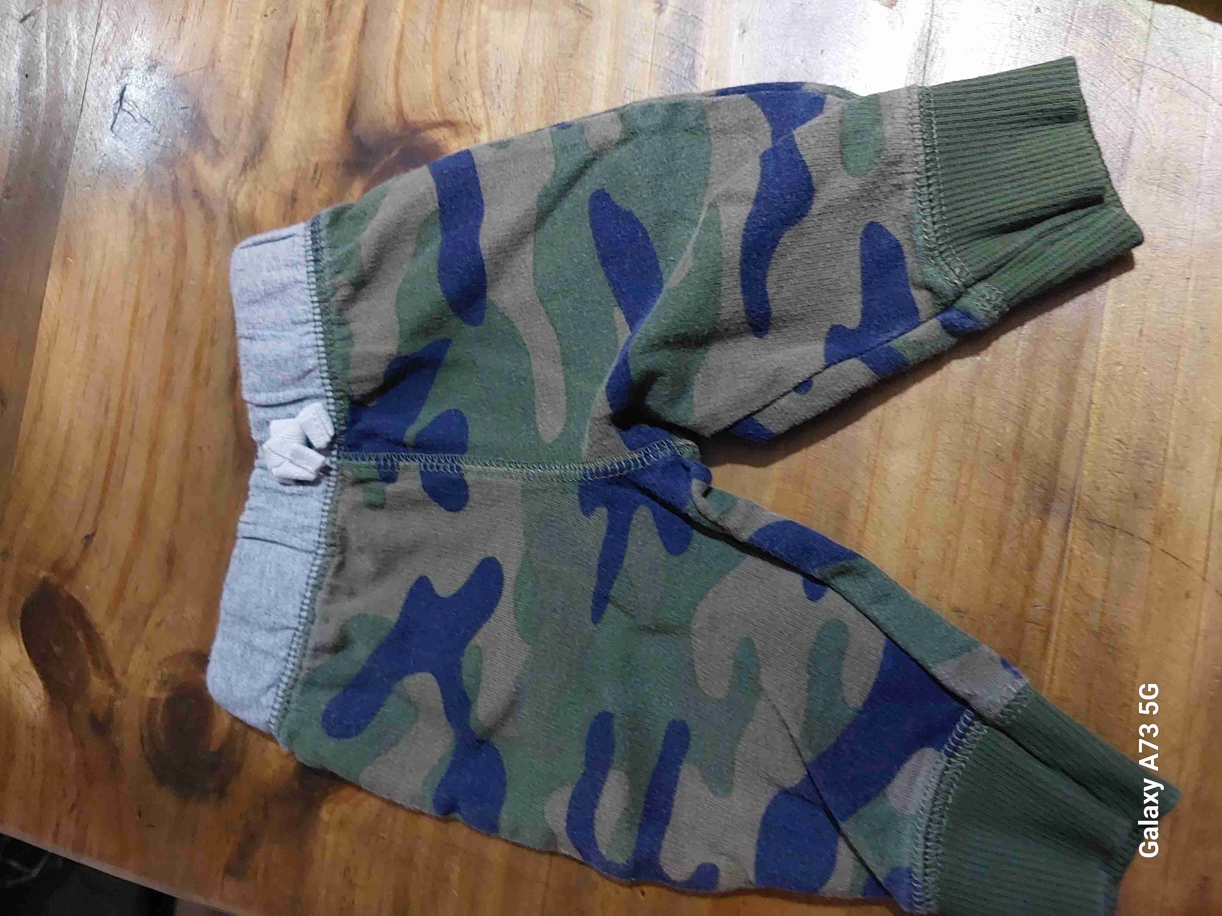 Pantalones de mezclilla para bebé - miniatura 2