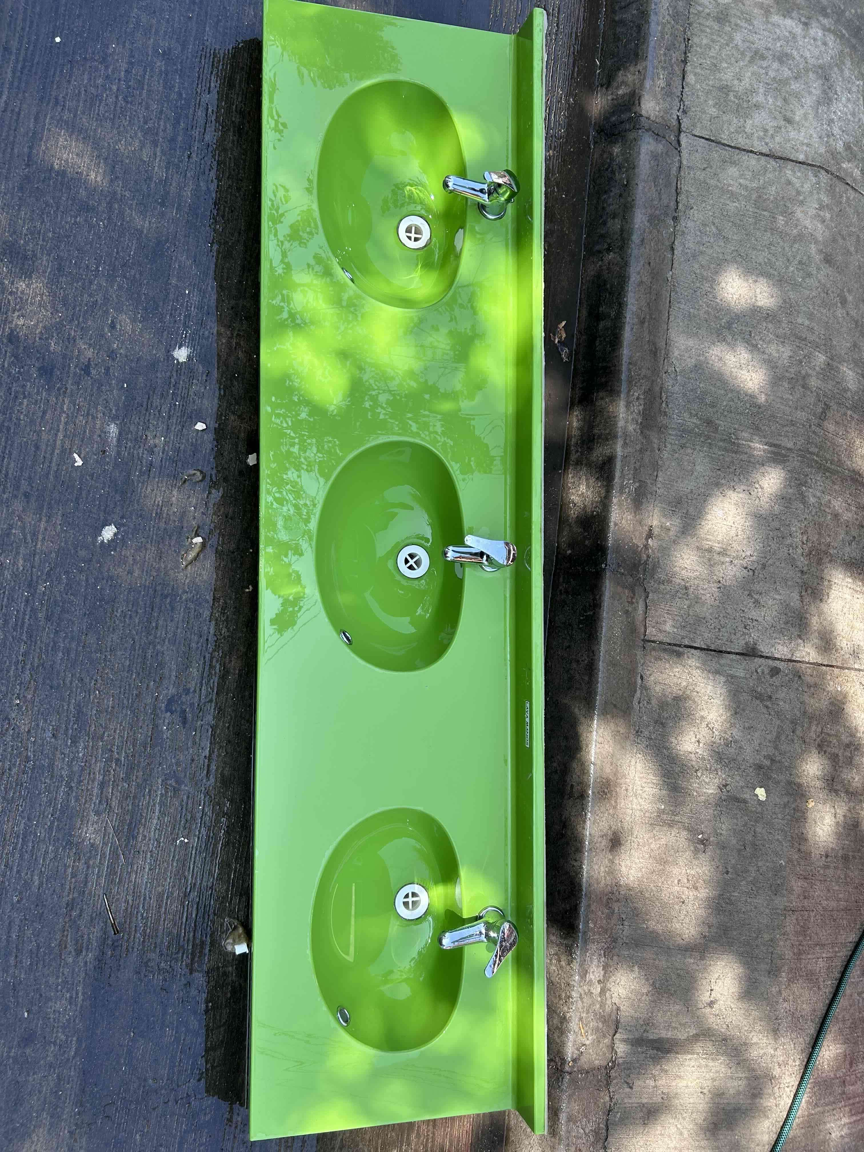 Mueble de baño verde triple con lavamanos - miniatura 4