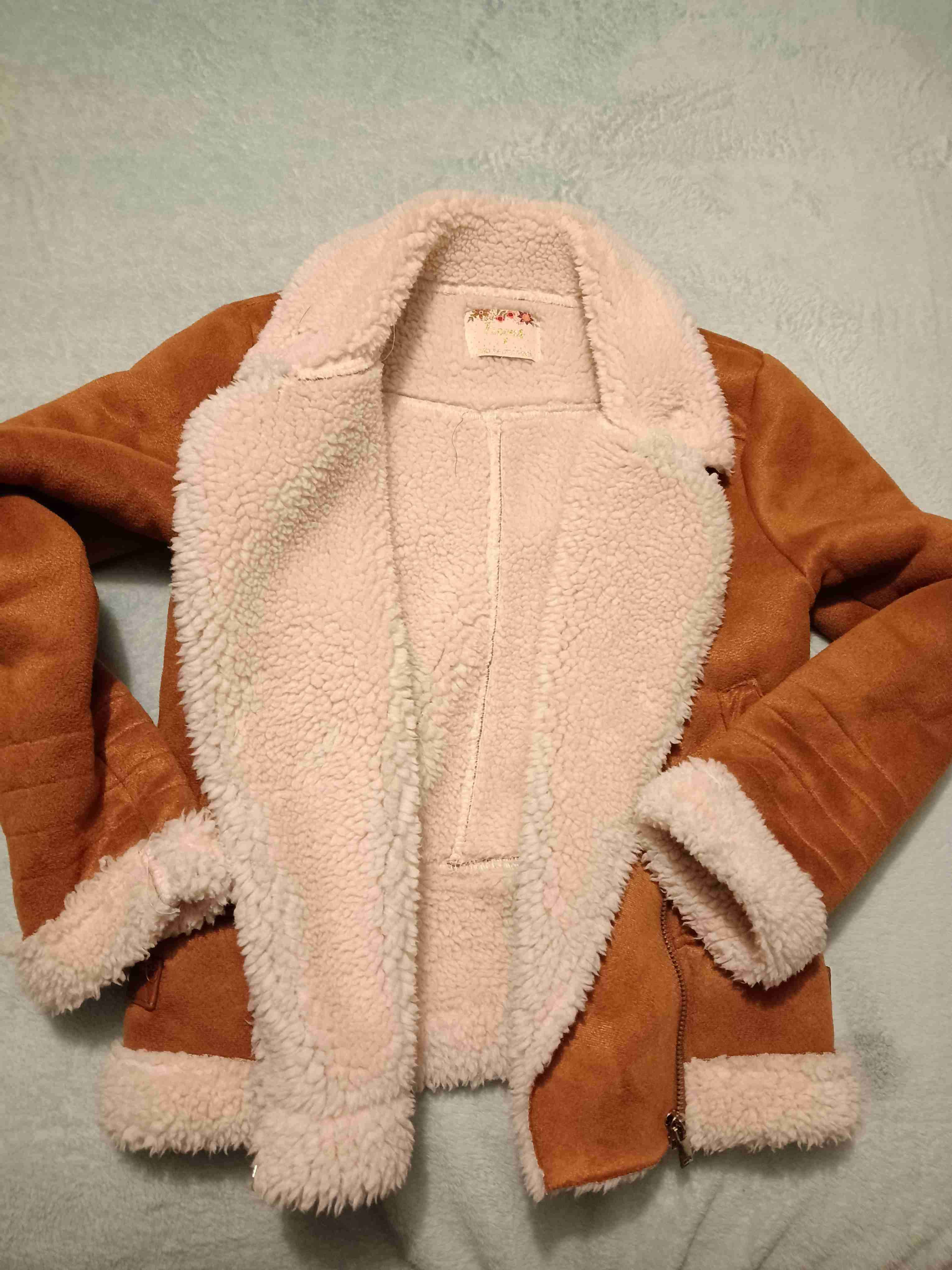 Hermosa chaqueta colloky, talla 8. - 1