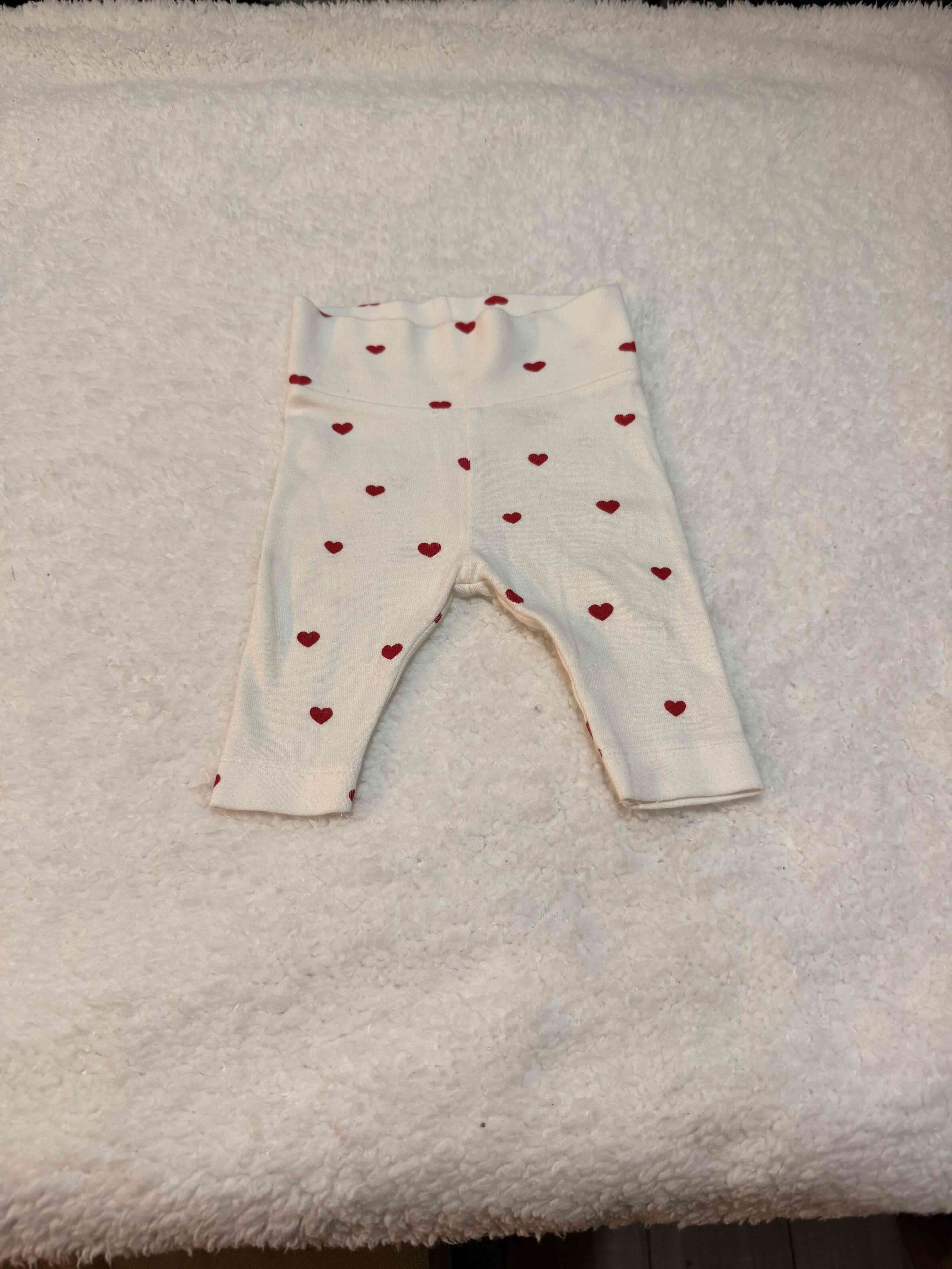 Pantalones bebé con corazones