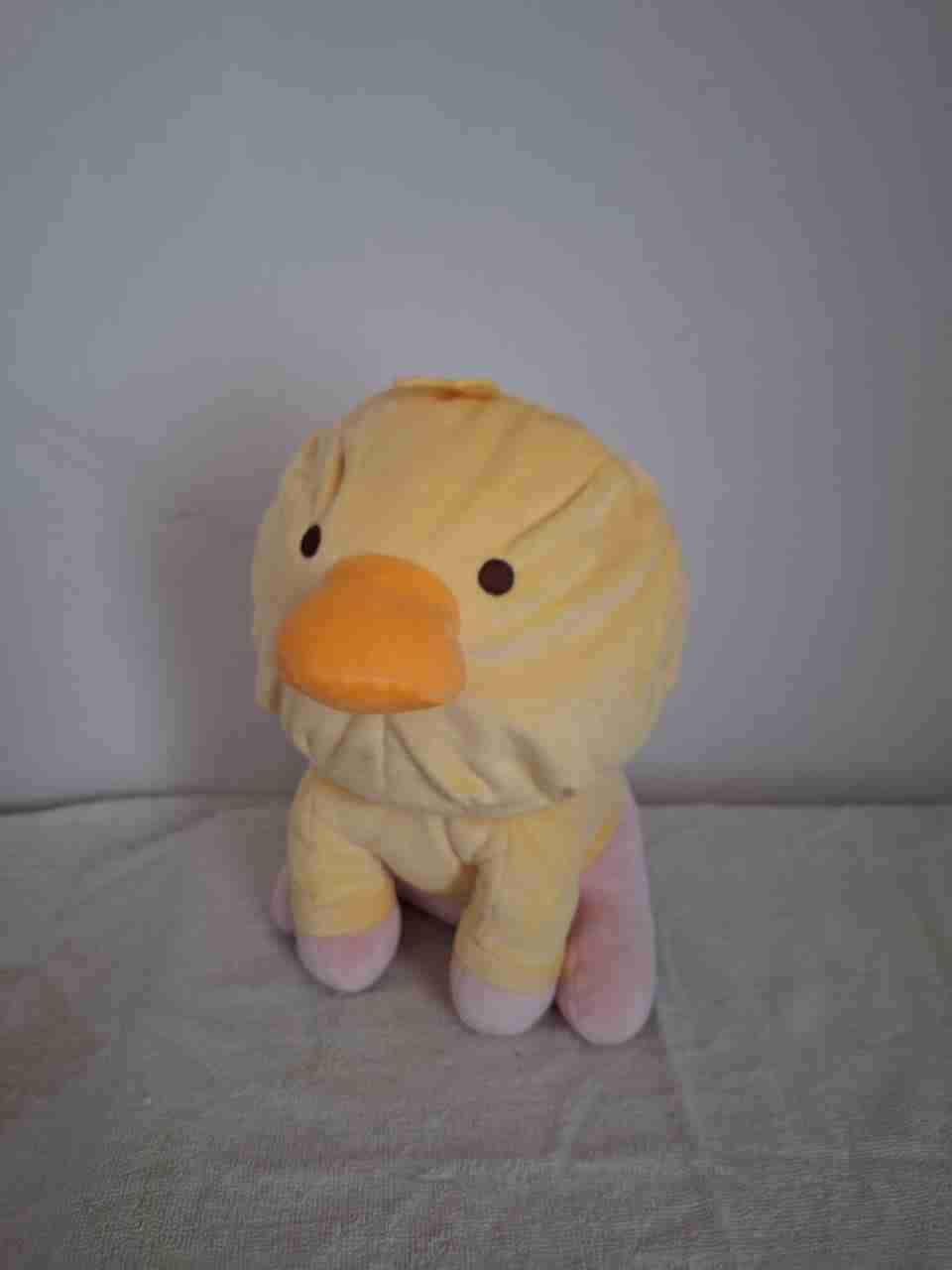 Peluche cerdito con disfraz de pato - miniatura 3