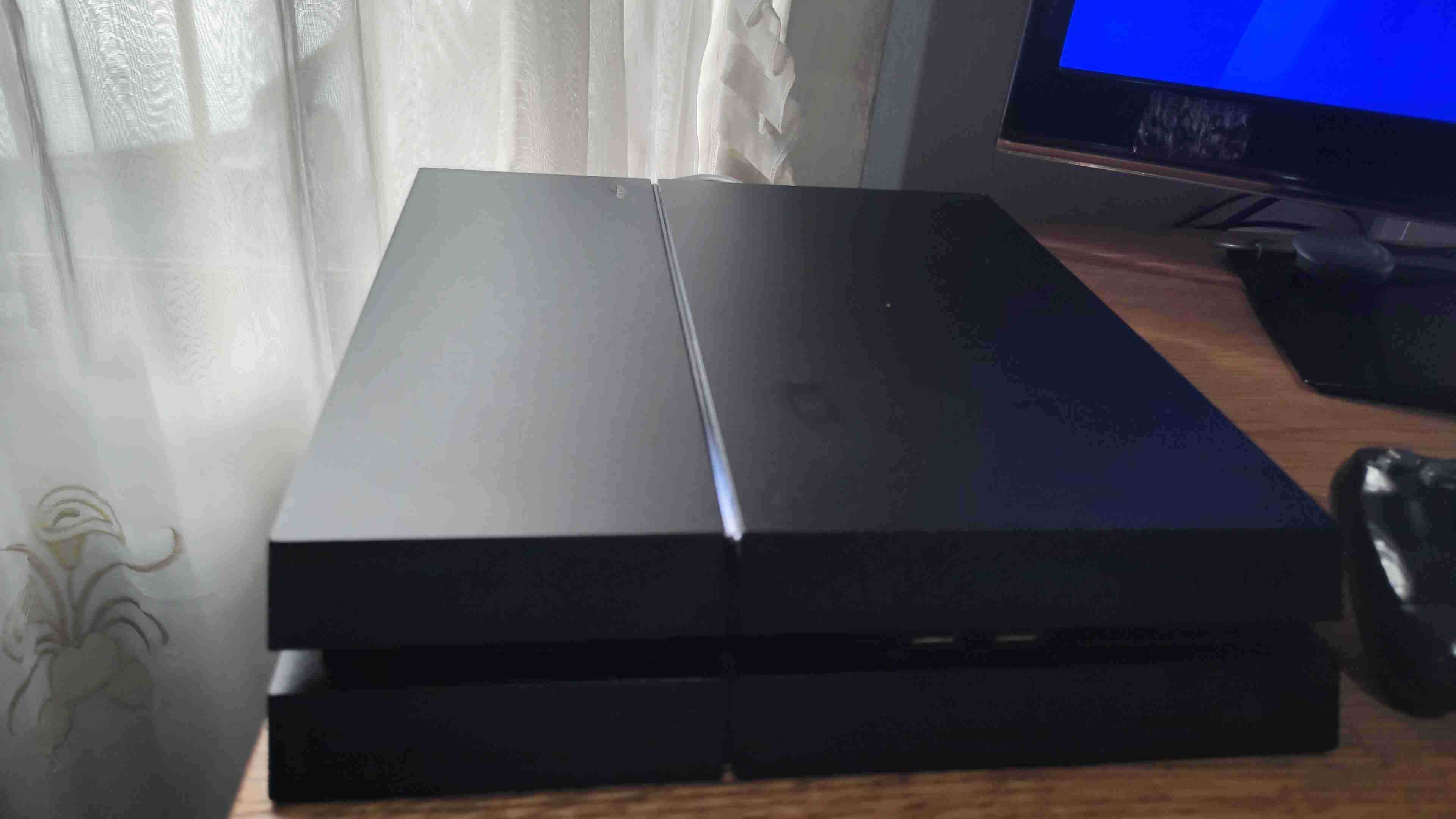 Playstation 4 - miniatura 1