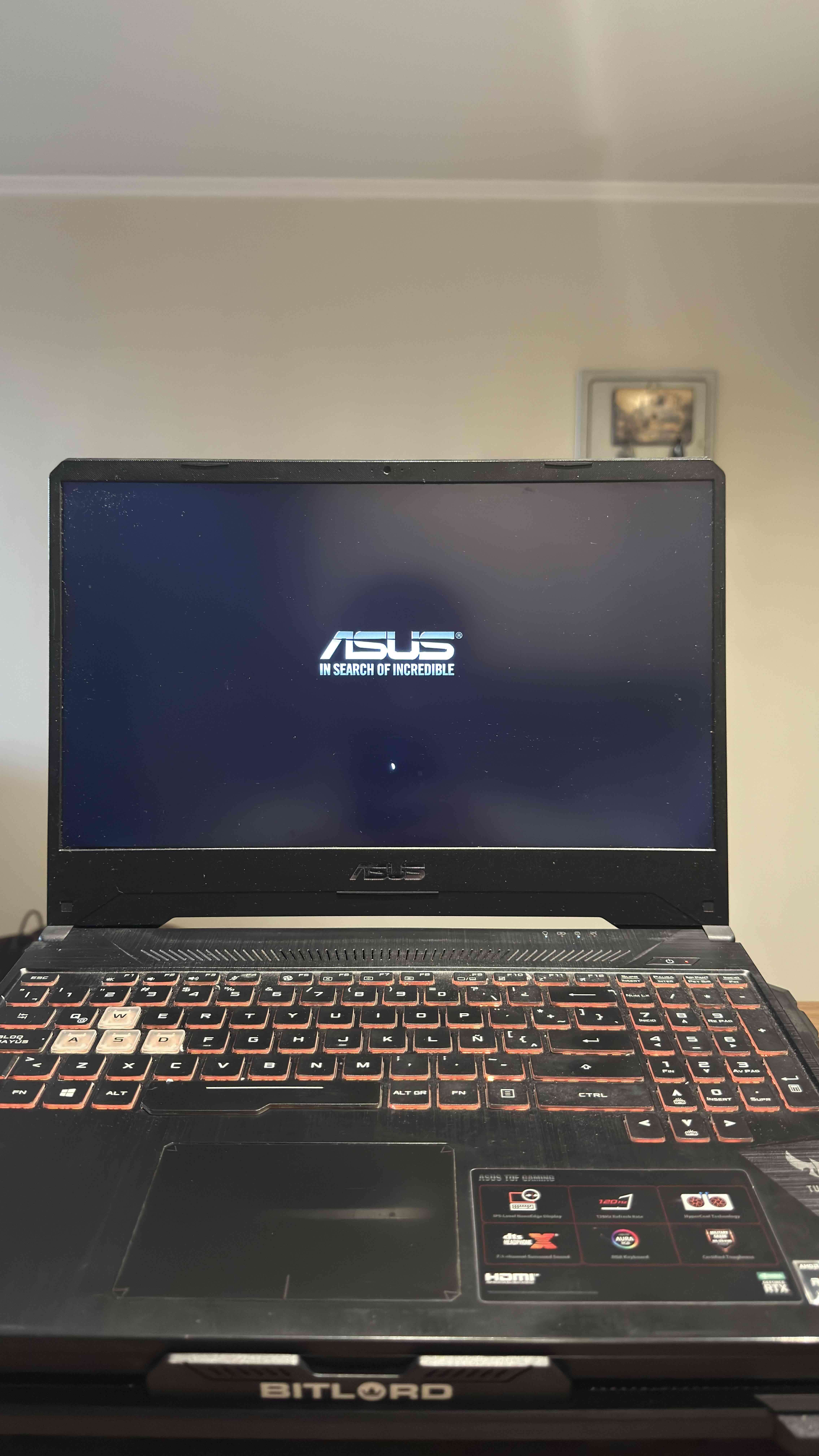 ASUS TUF GAMING FX505DV- Excelente Estado - miniatura 2