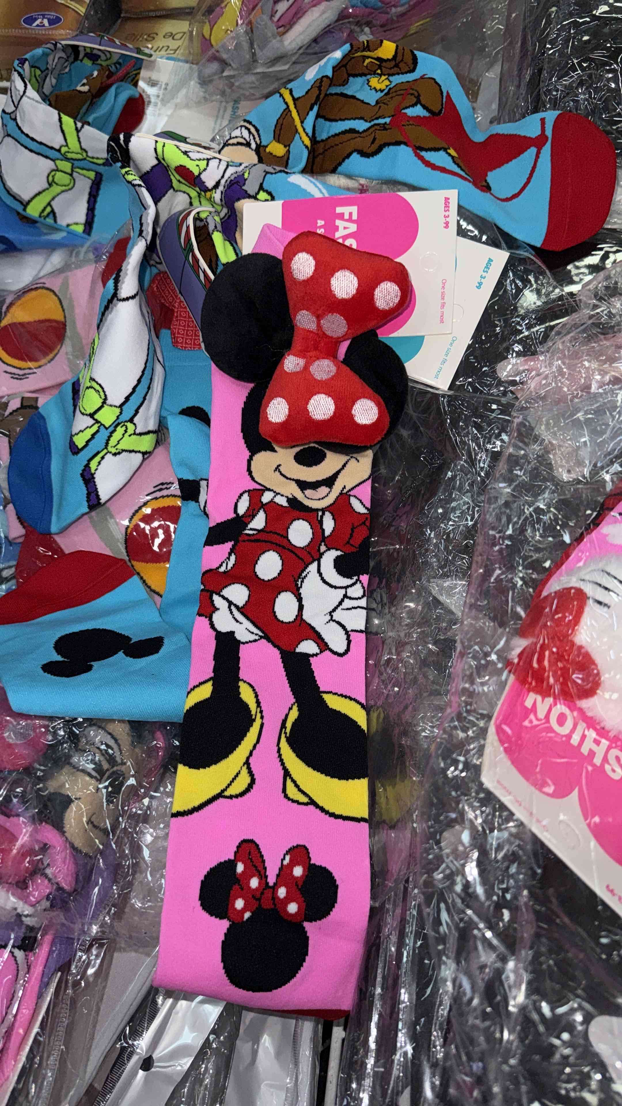 Calcetines estampados de personaje - miniatura 3