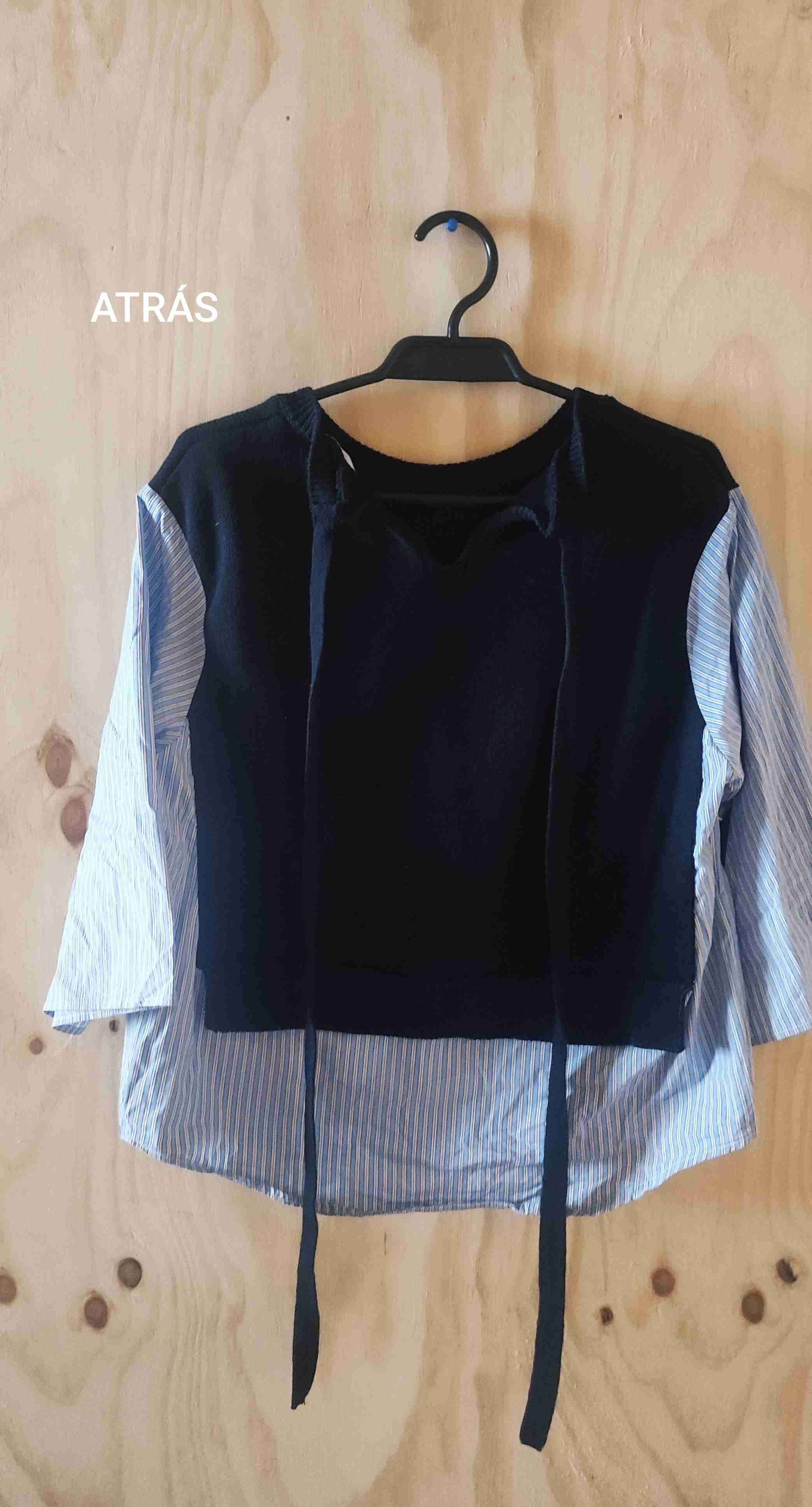 Blusa tipo suéter de mujer - miniatura 2