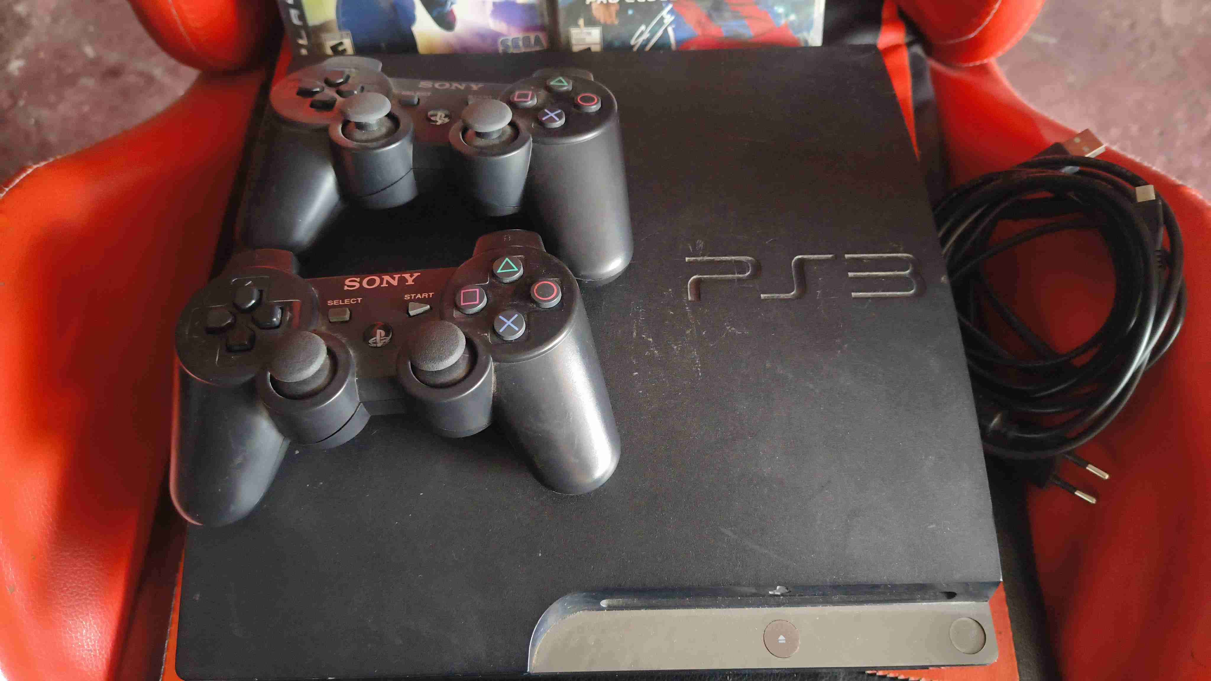 PS3 con 6 juegos y controles - miniatura 2