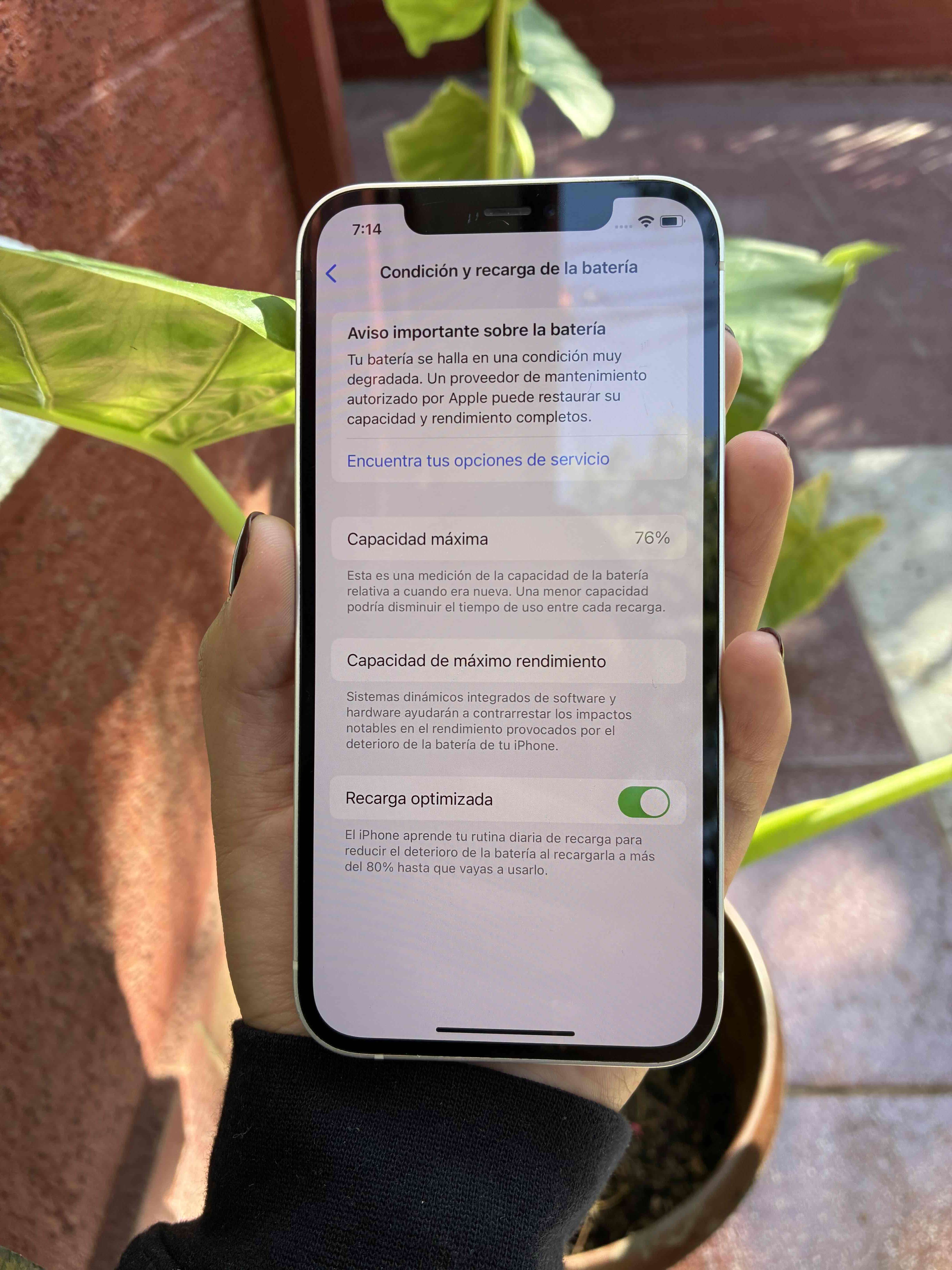 iPhone blanco en buen estado - miniatura 3