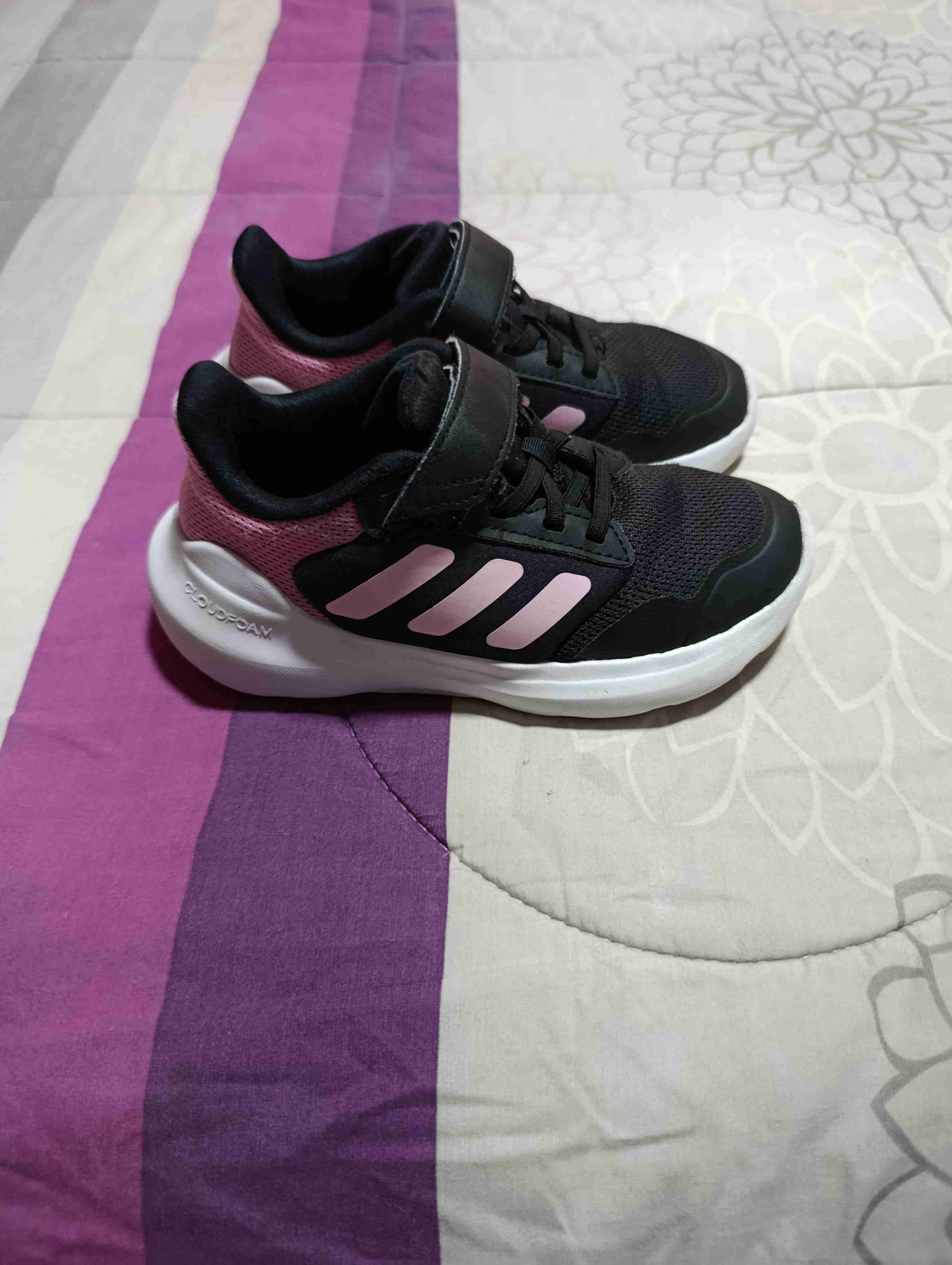 Zapatillas deportivas negras y rosadas - miniatura 1