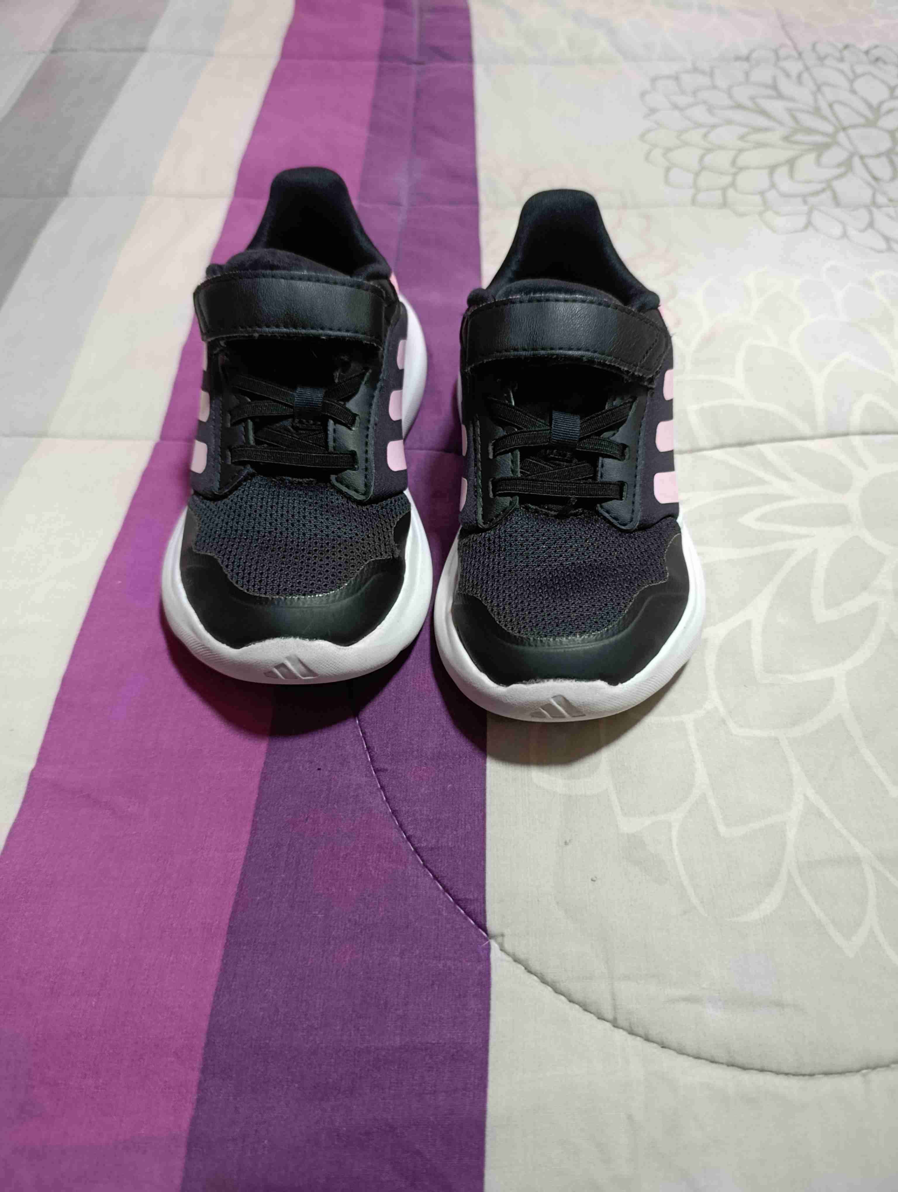 Zapatillas deportivas negras y rosadas - miniatura 2