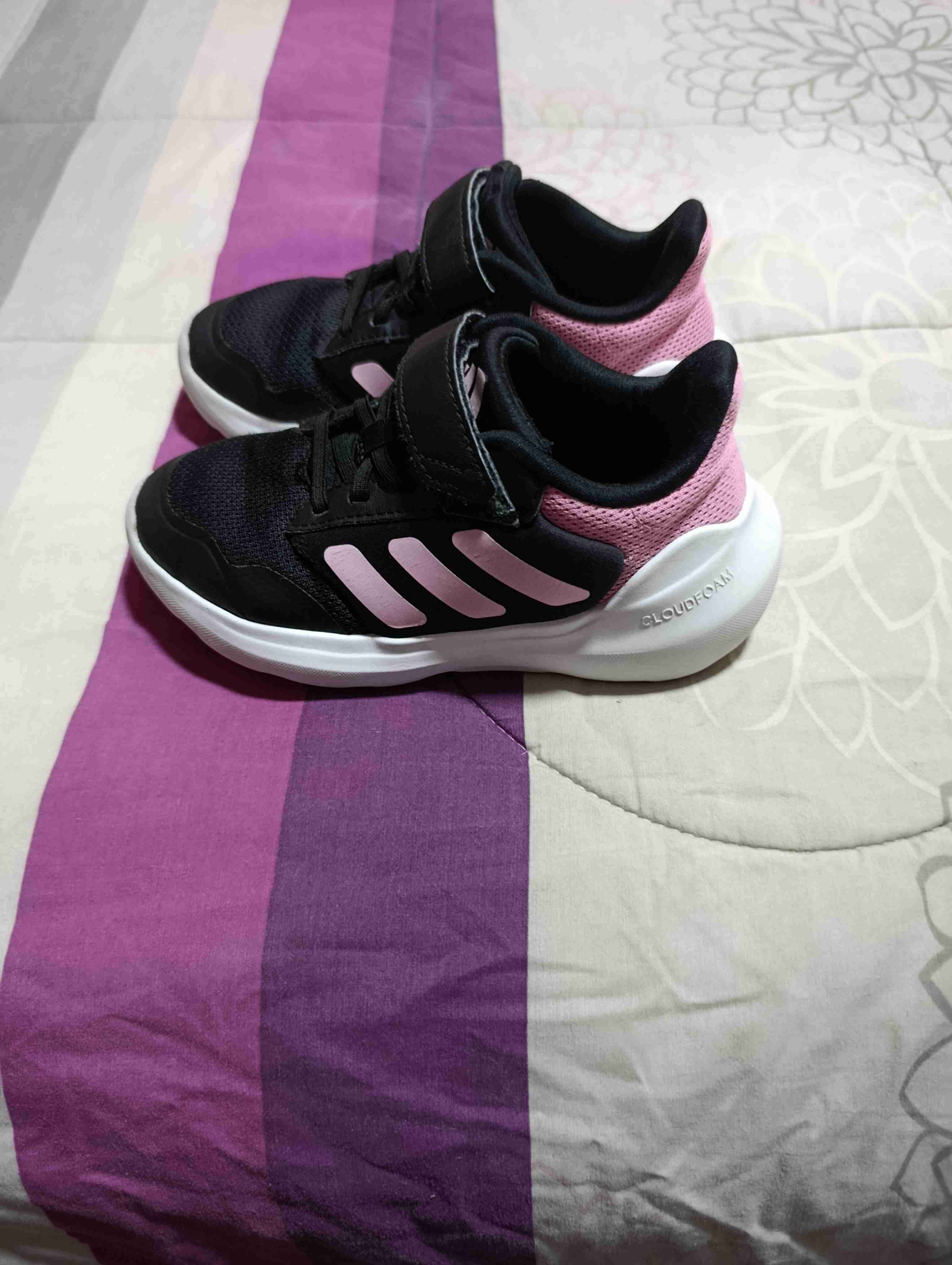 Zapatillas deportivas negras y rosadas - miniatura 3