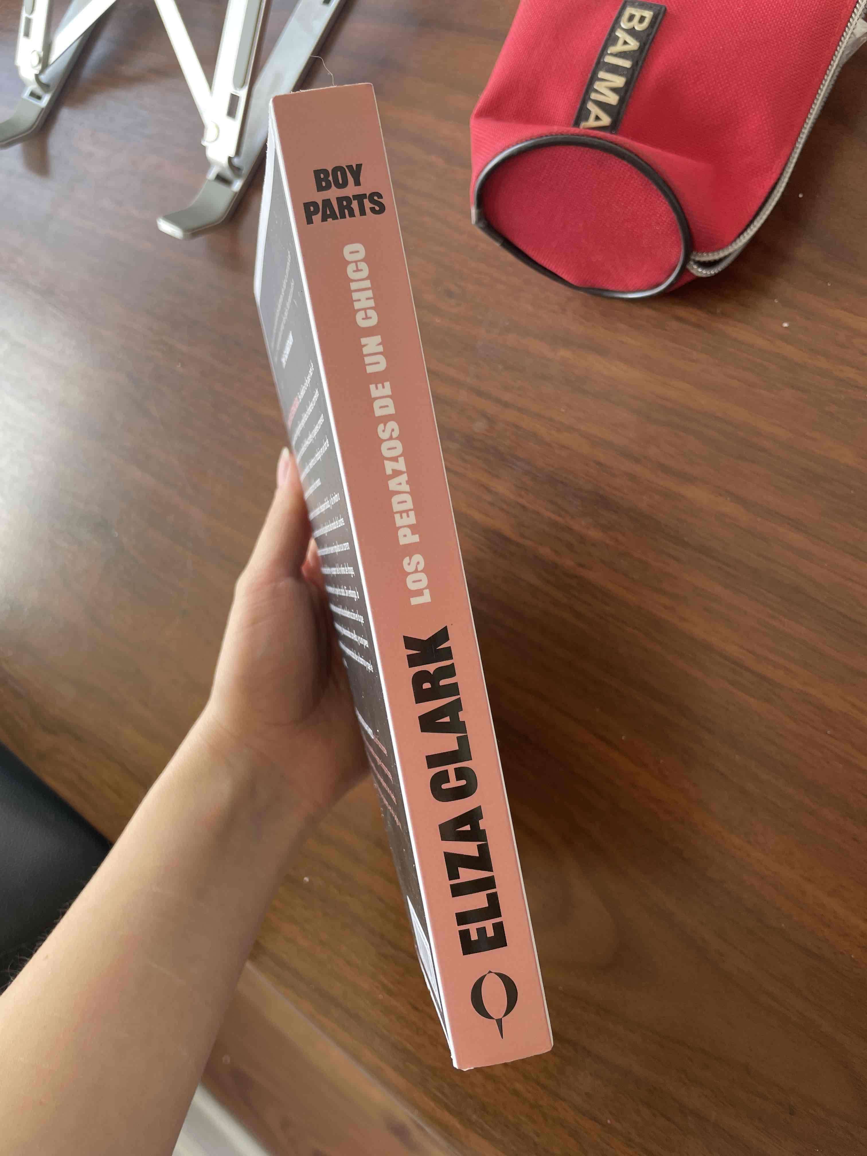 Libro 'Boy Parts' de Eliza Clark - miniatura 2