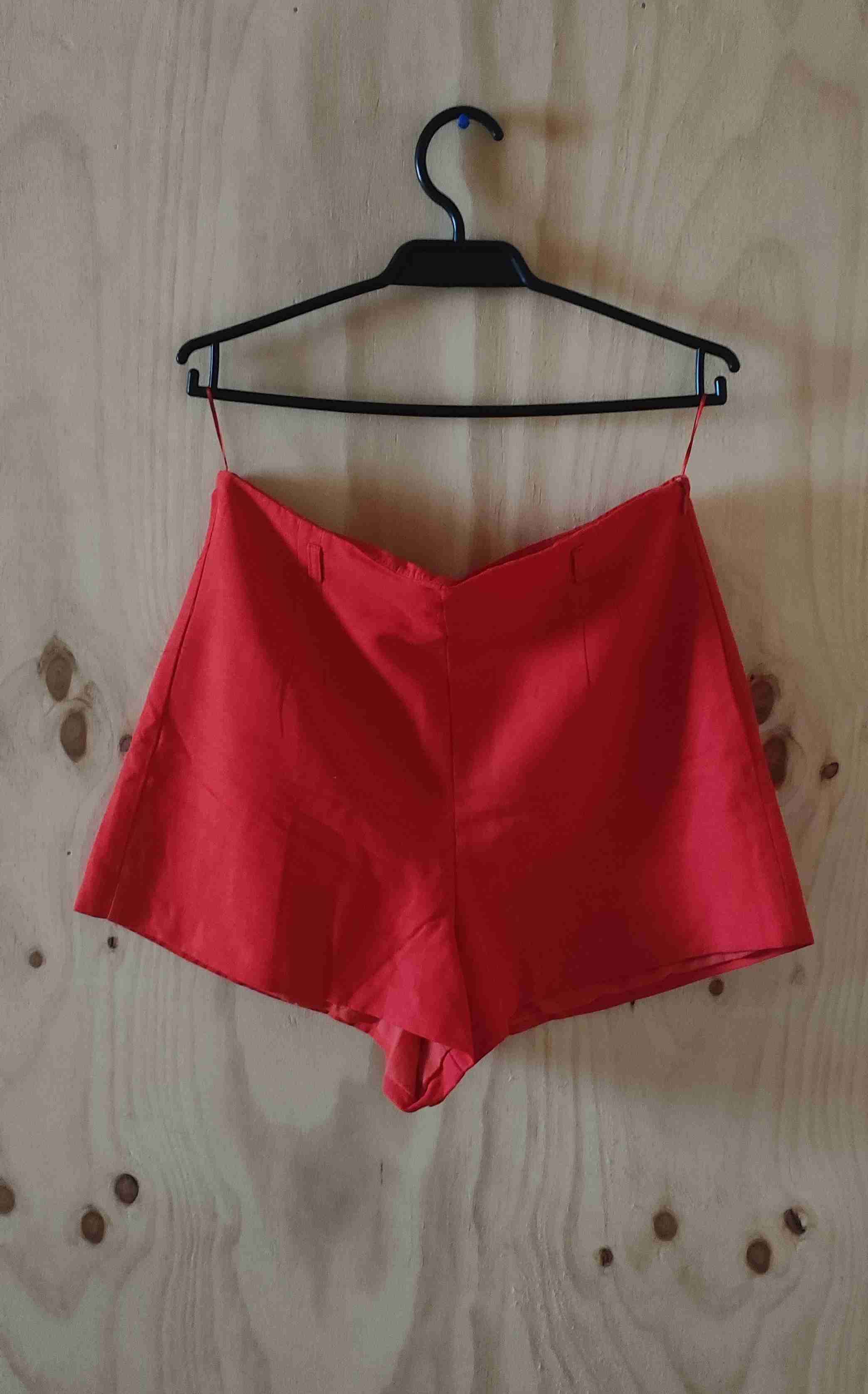 Shorts rojos de tiro alto - 1