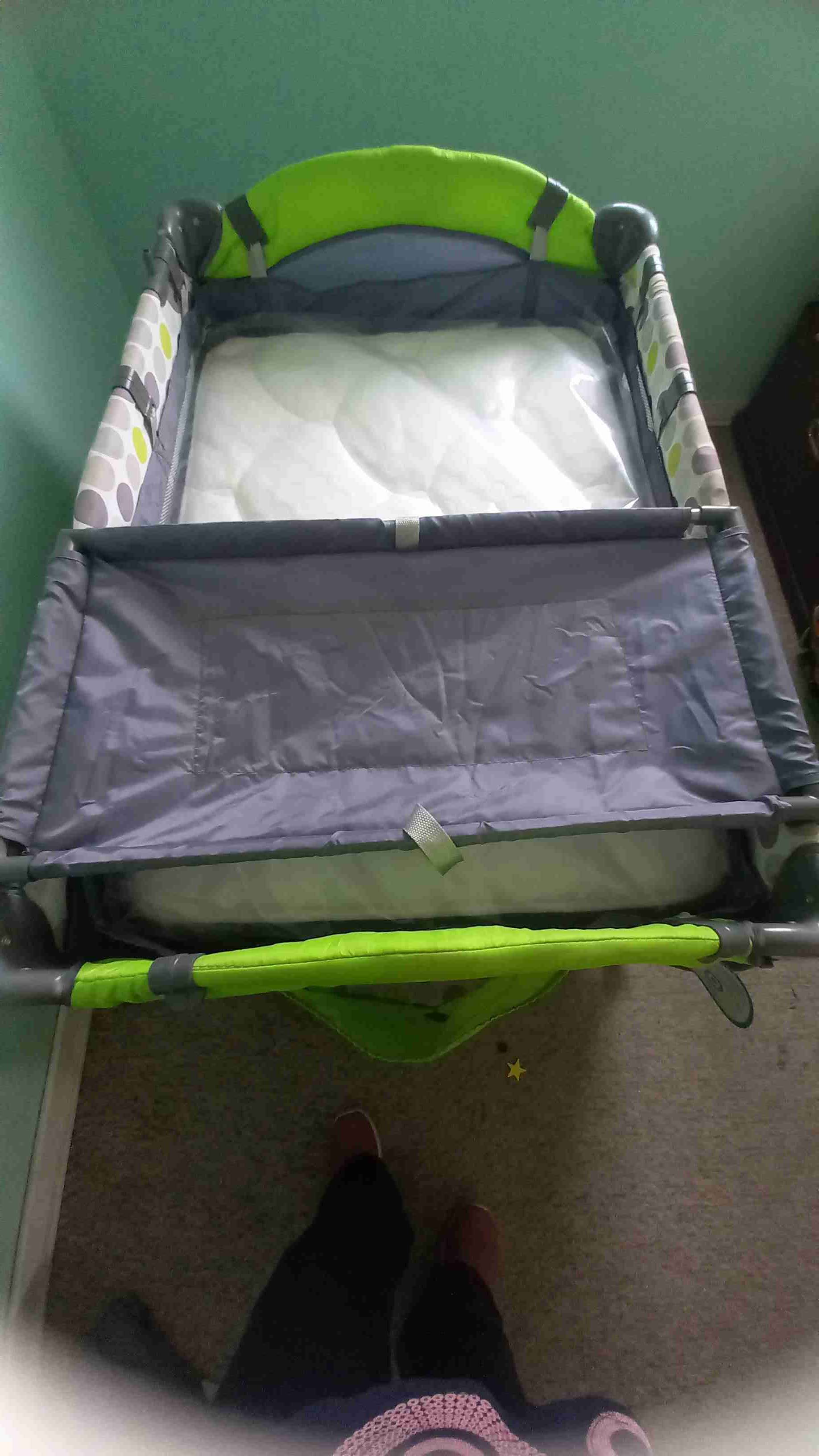 Cuna corral portátil verde - miniatura 4
