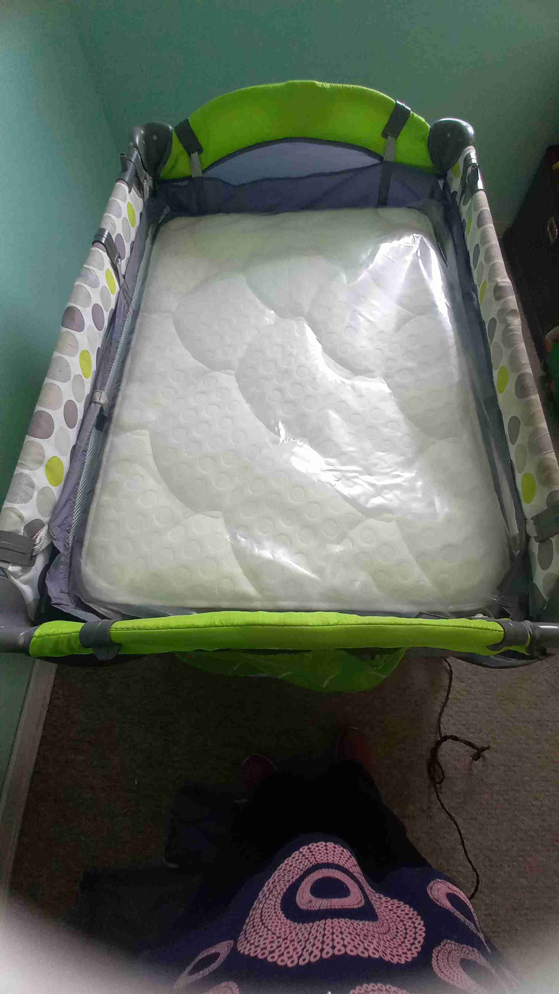 Cuna corral portátil verde - miniatura 6