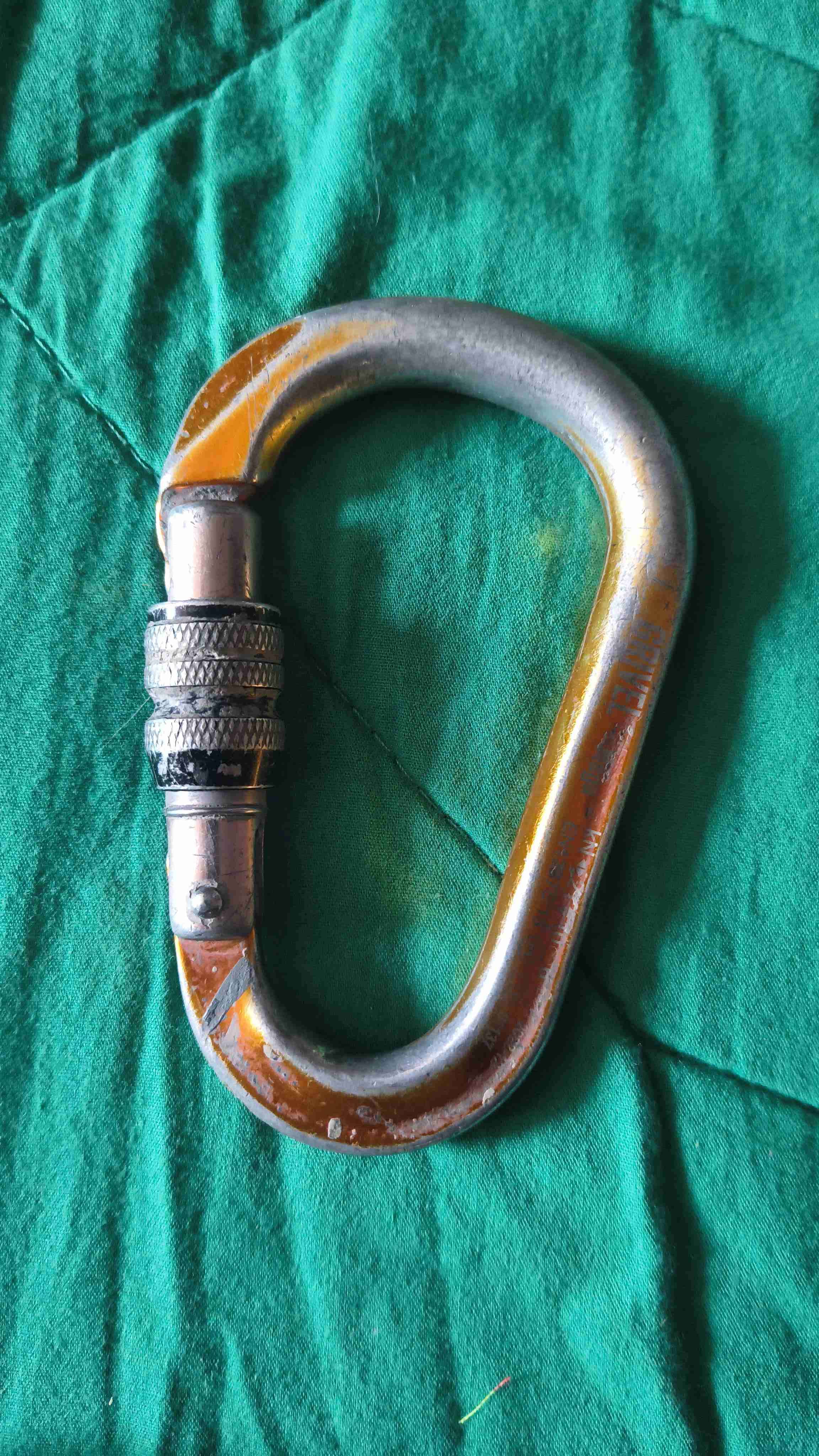 Equipo de escalada con mosquetones - miniatura 4