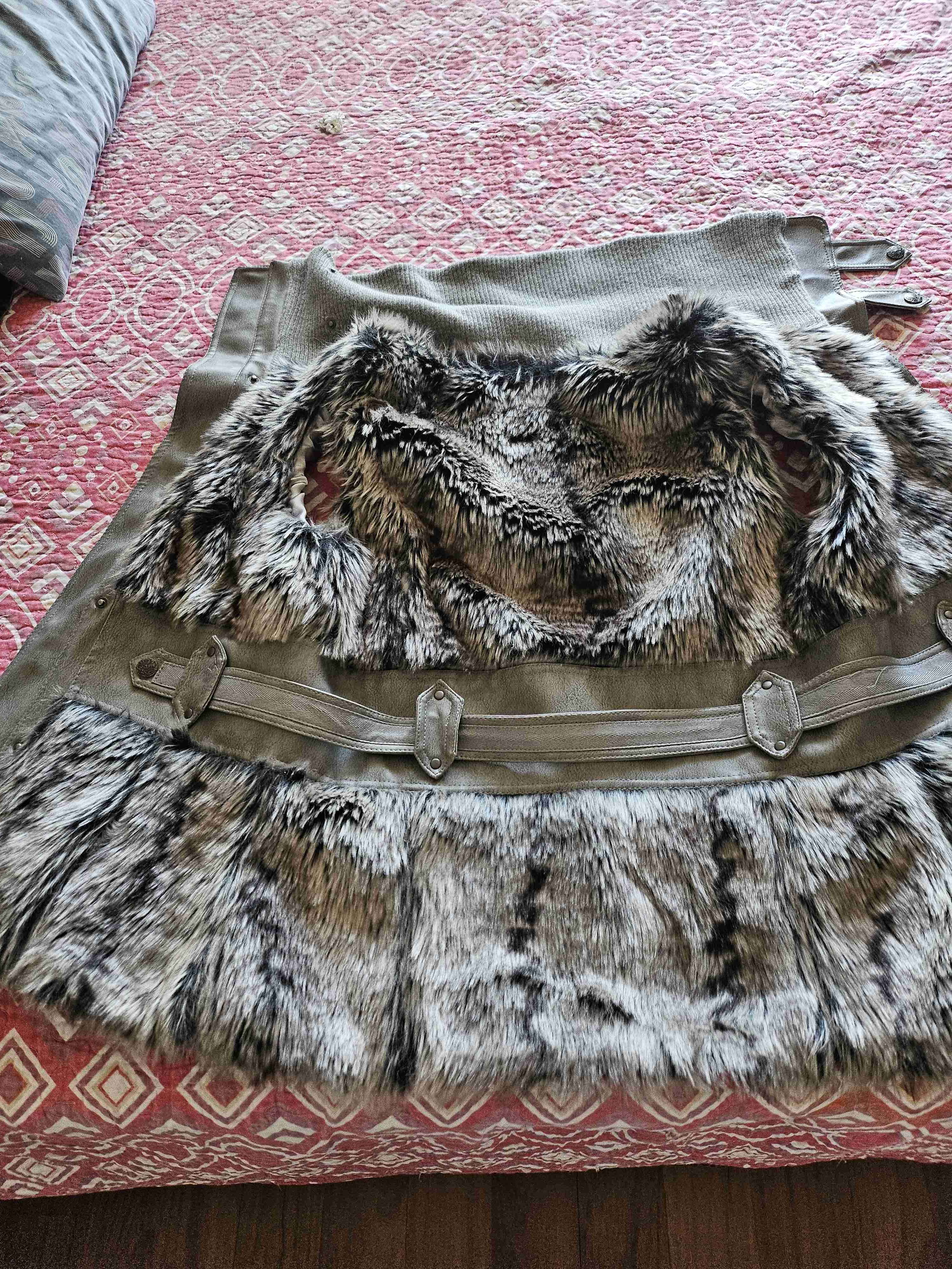 Chaleco de piel sintética gris - miniatura 4