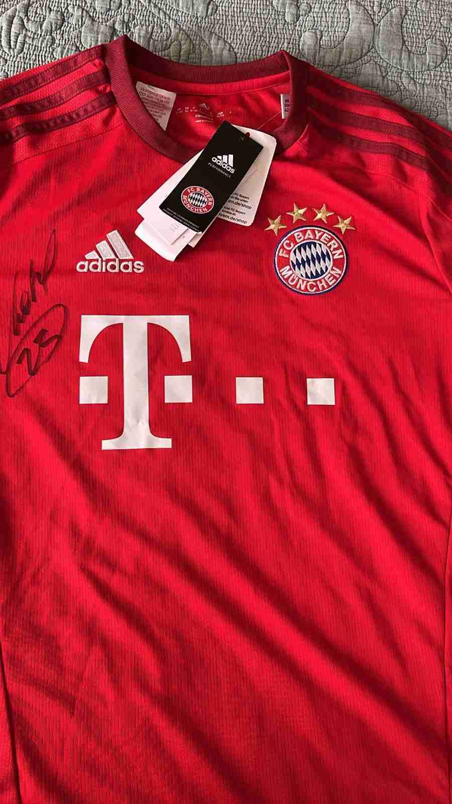 Camiseta roja del Bayern 2015 firmada por Vidal. - miniatura 2