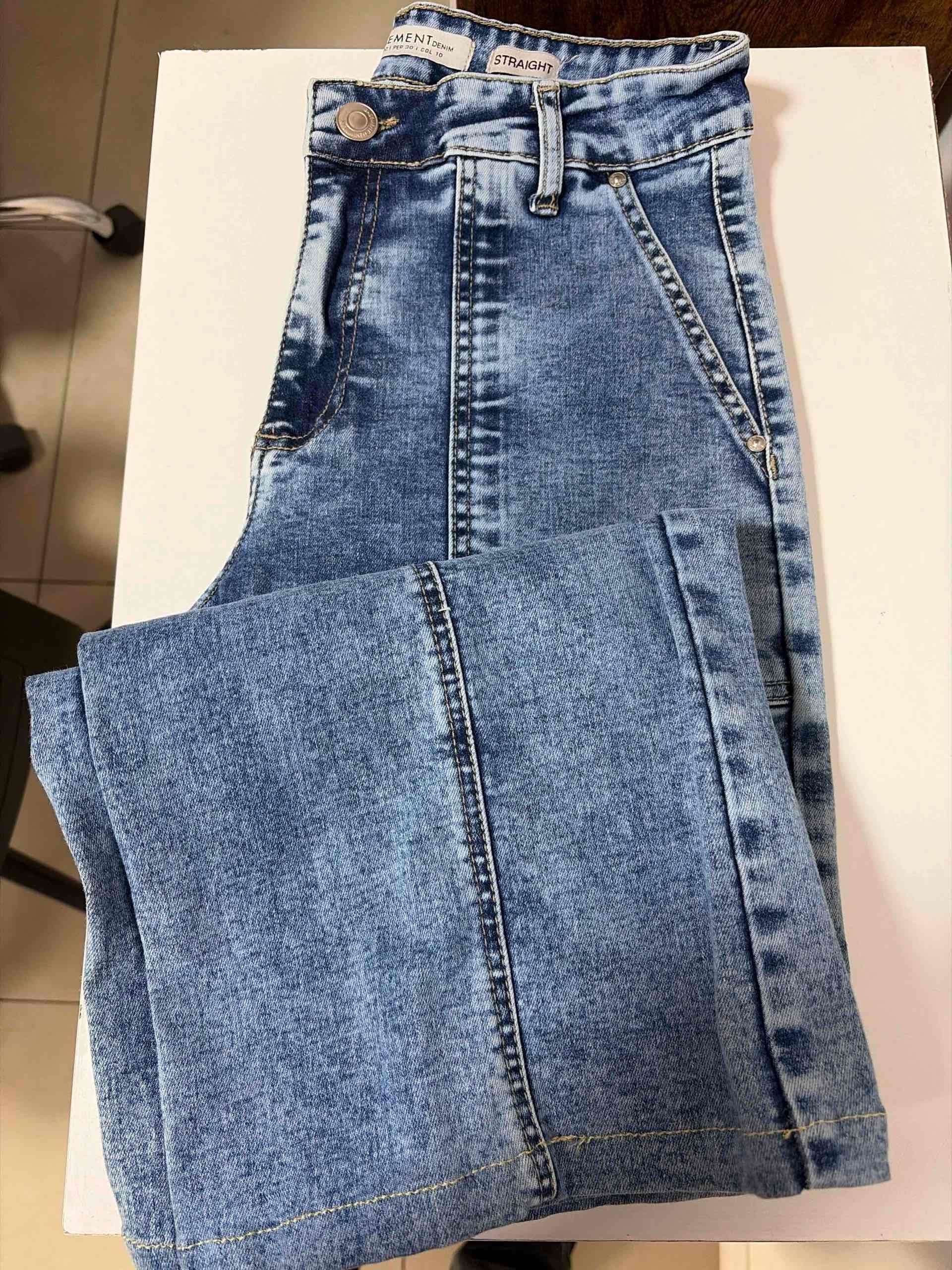Jeans azul con bolsillos - miniatura 3