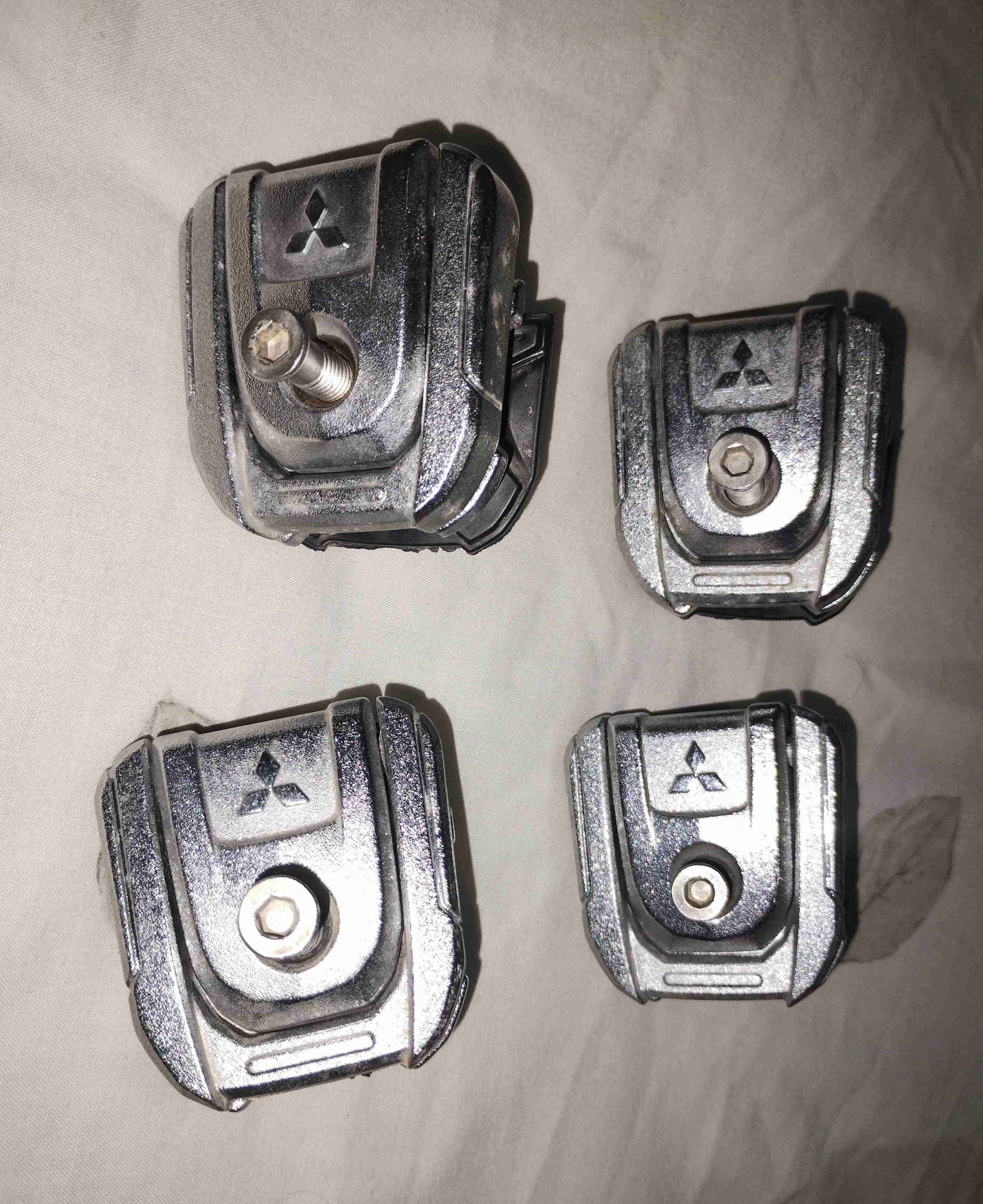 Soportes para bastidor de Mitsubishi