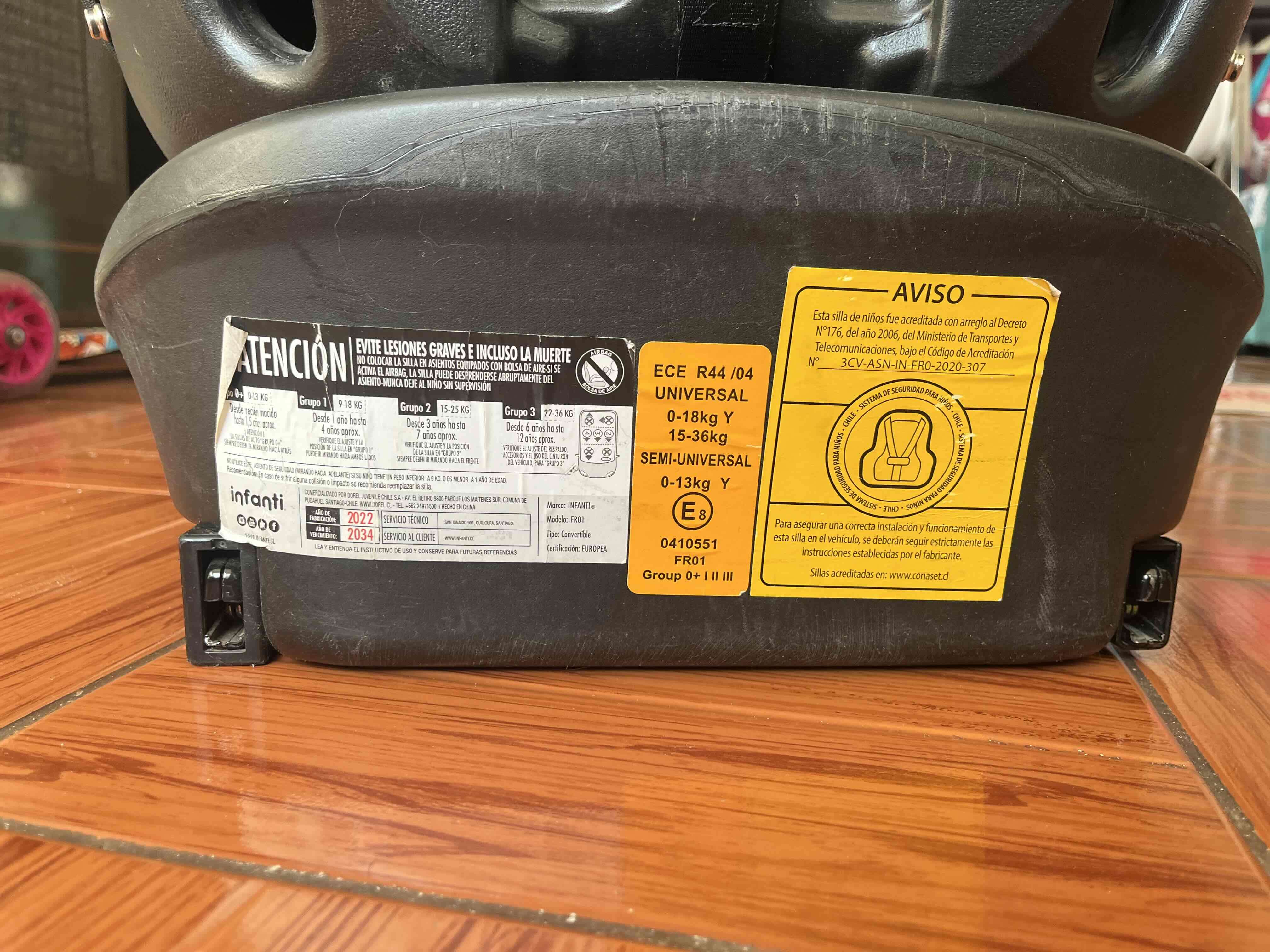 Silla de auto para bebé gris - miniatura 3