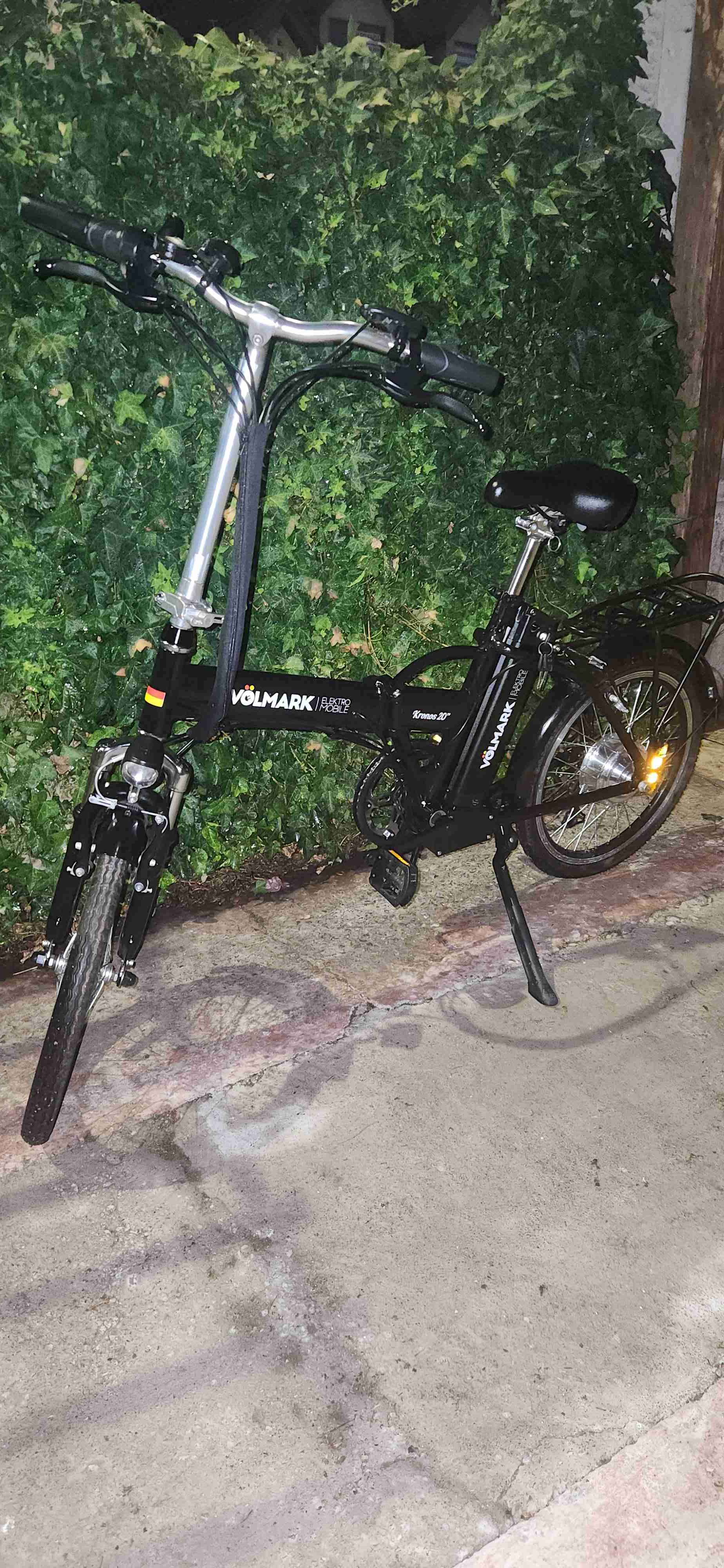 Bicicleta eléctrica plegable negra - miniatura 3