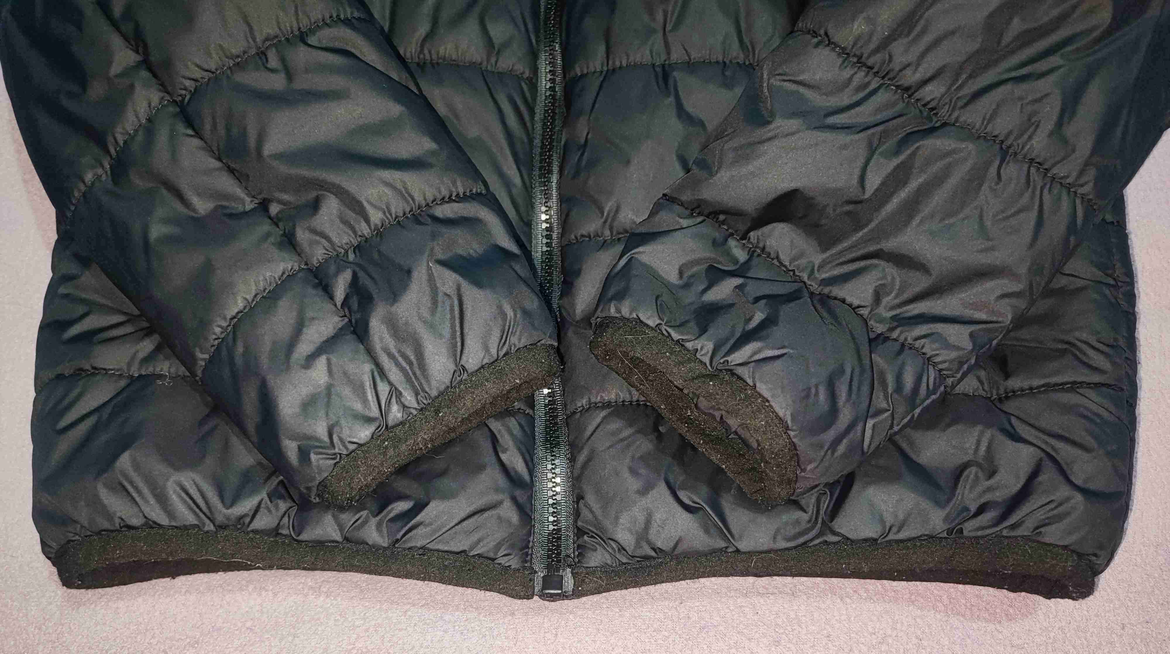 Chaqueta acolchada negra con capucha maui - miniatura 3