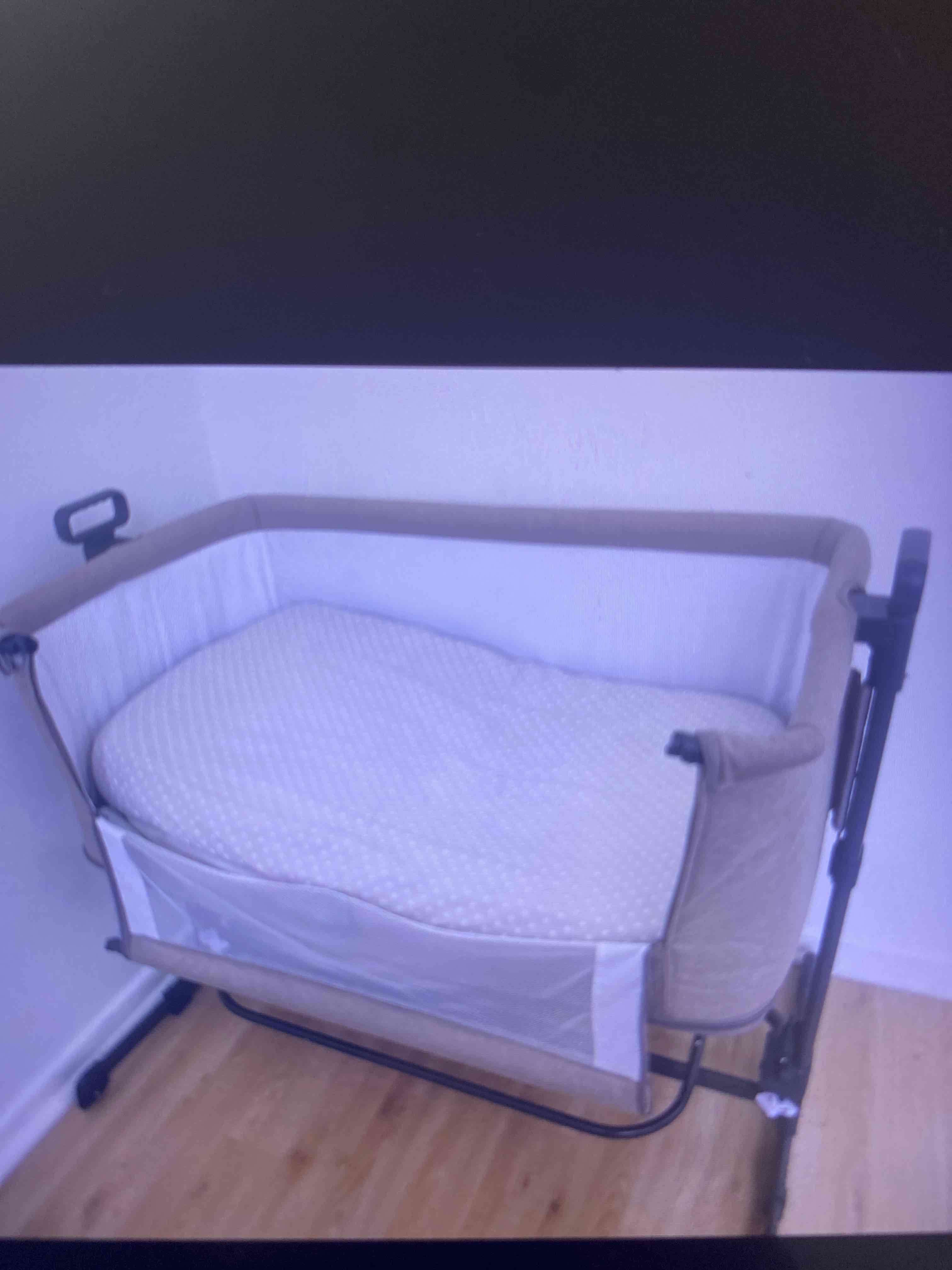 Cuna colecho beige ajustable y colchón de regalo - miniatura 2