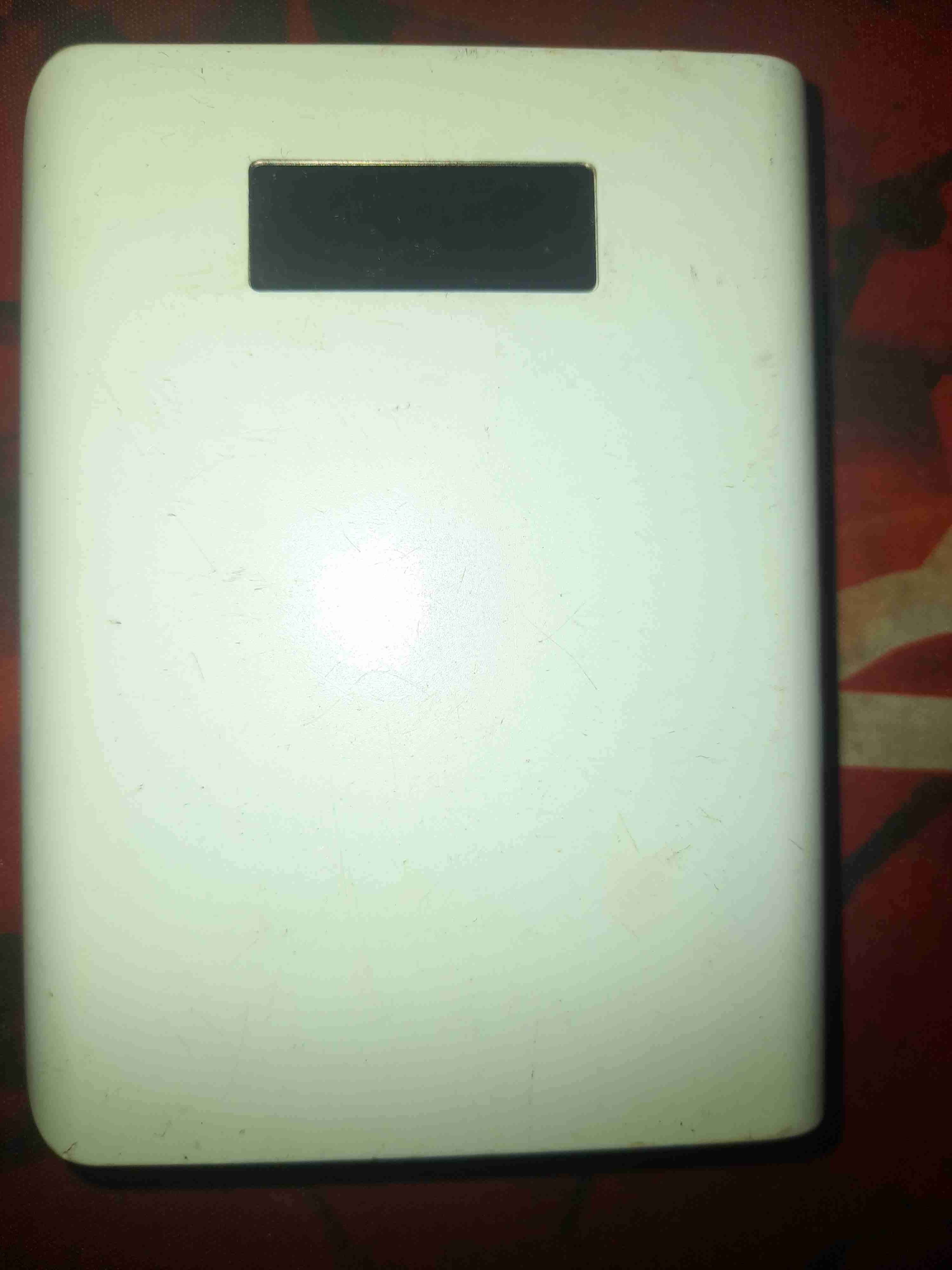 Carcasa blanca 🤍 para dispositivo 📱