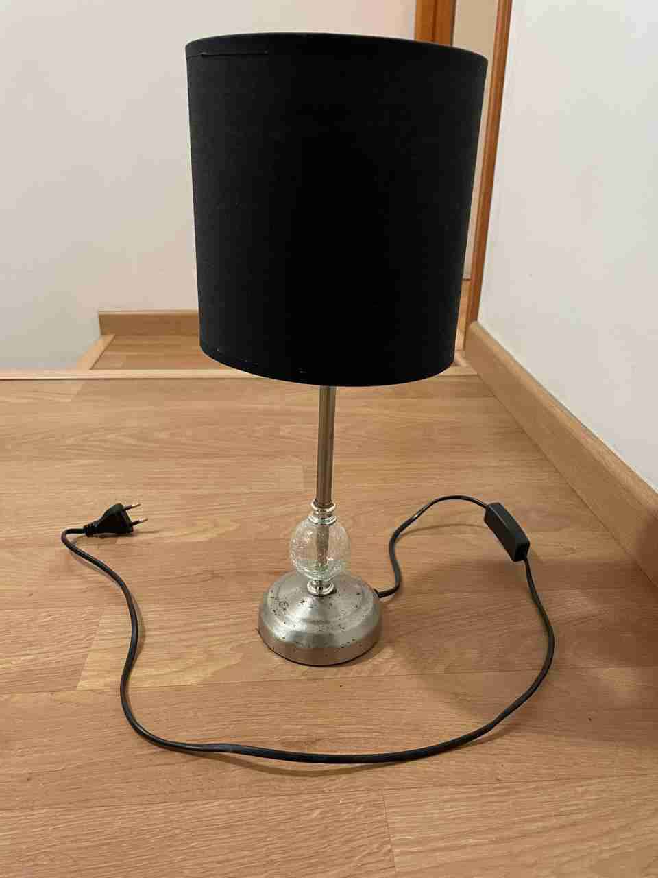 Lámpara de mesa negra vintage - miniatura 1