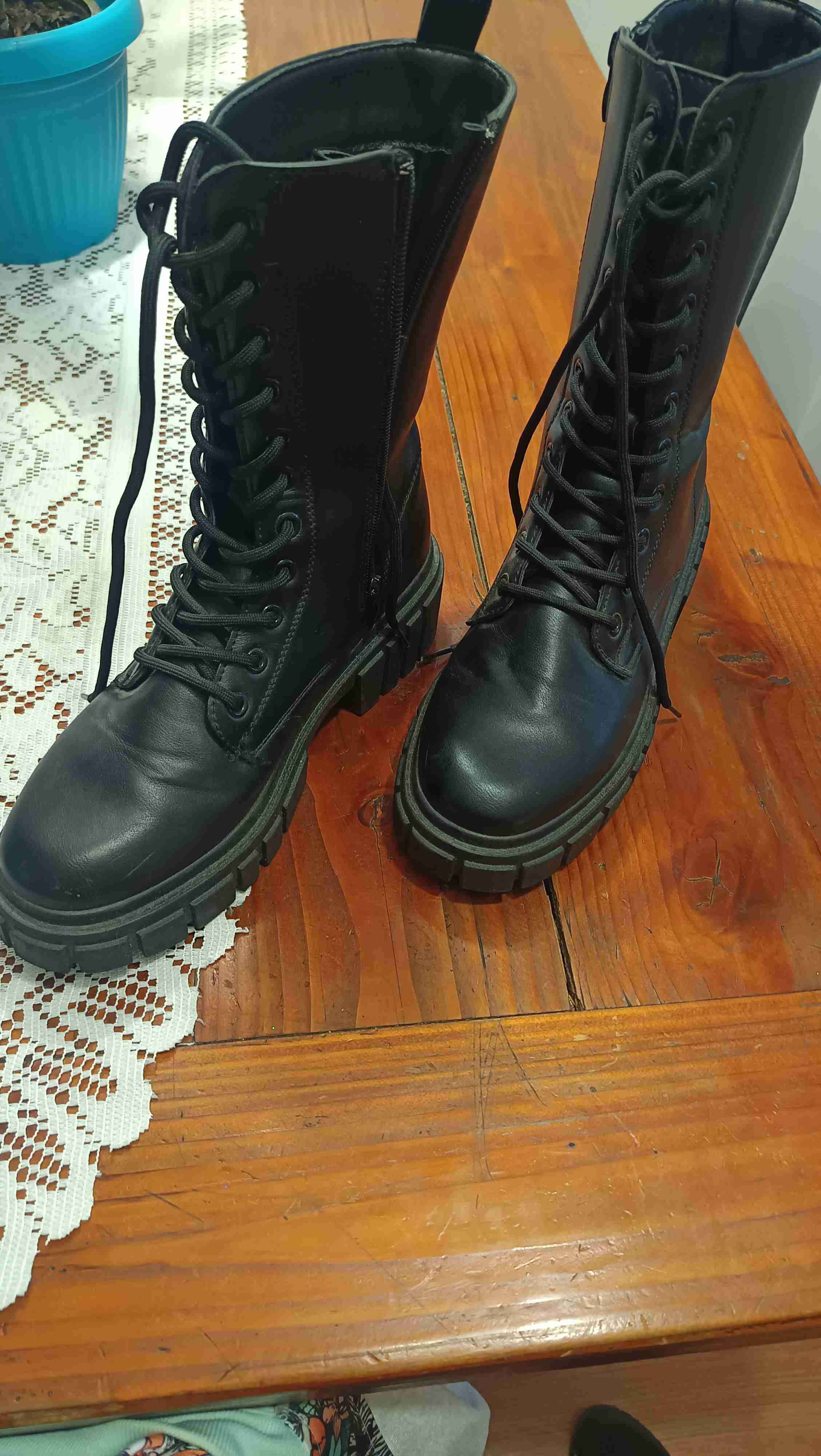 Botas negras de cuero - miniatura 1