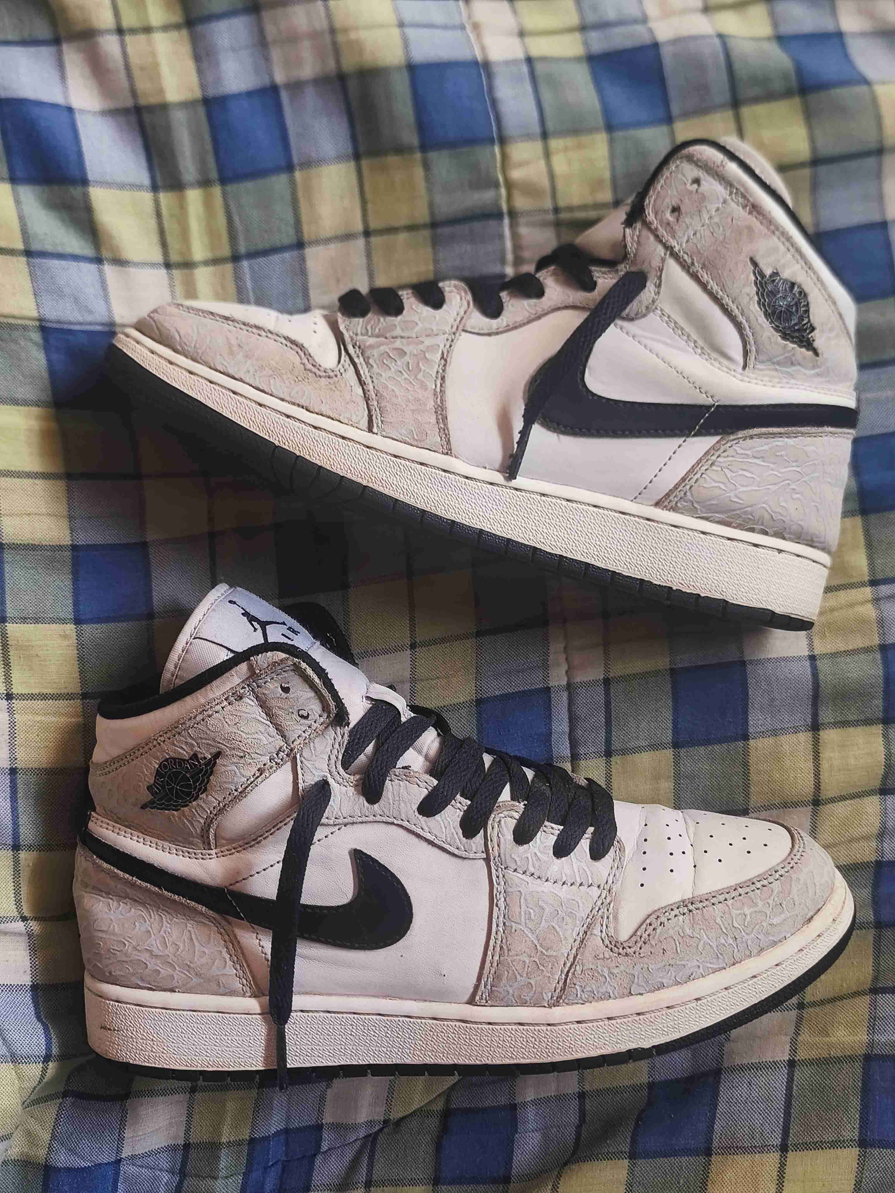 Zapatillas jordan retro 1 white cement talla 40 - miniatura 1