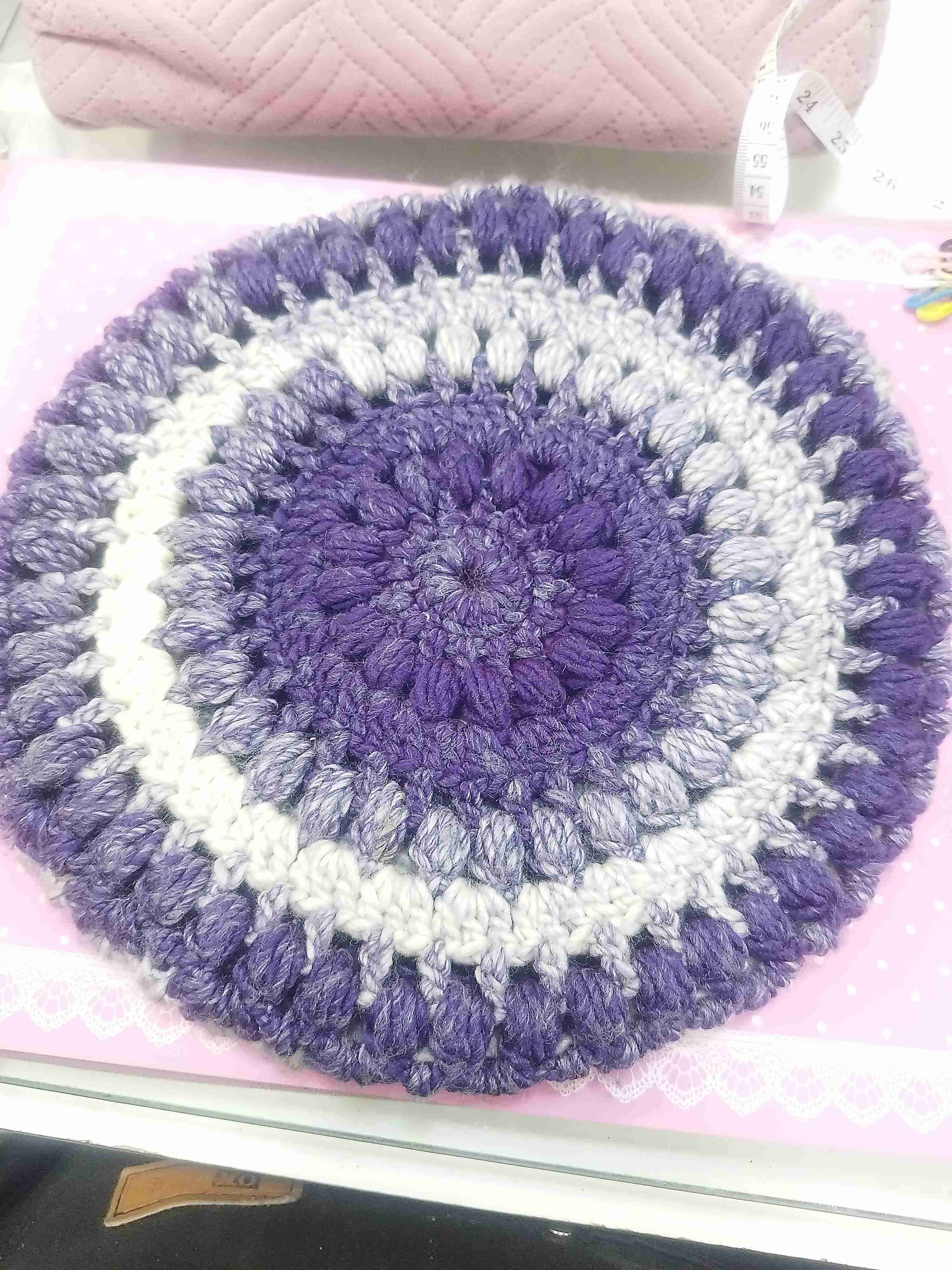 Boina de crochet morada - miniatura 5